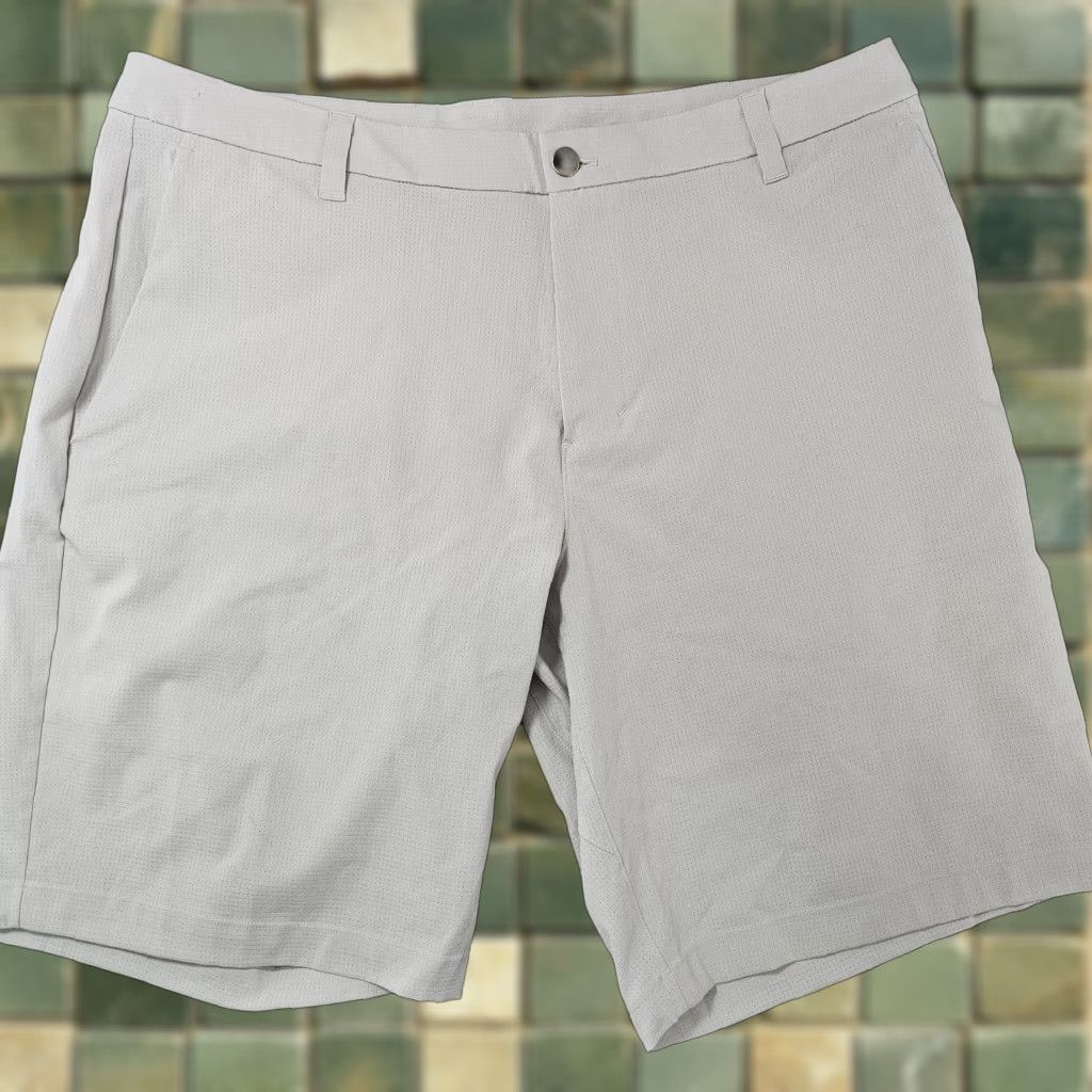 Lululemon Lululemon Shorts Mens 36 Gray Chino Golf Lightweight Performance Casual Pockets Wrap Flat Front Inseam 10 in Regular Size US 36 / EU 52 - 1 Thumbnail