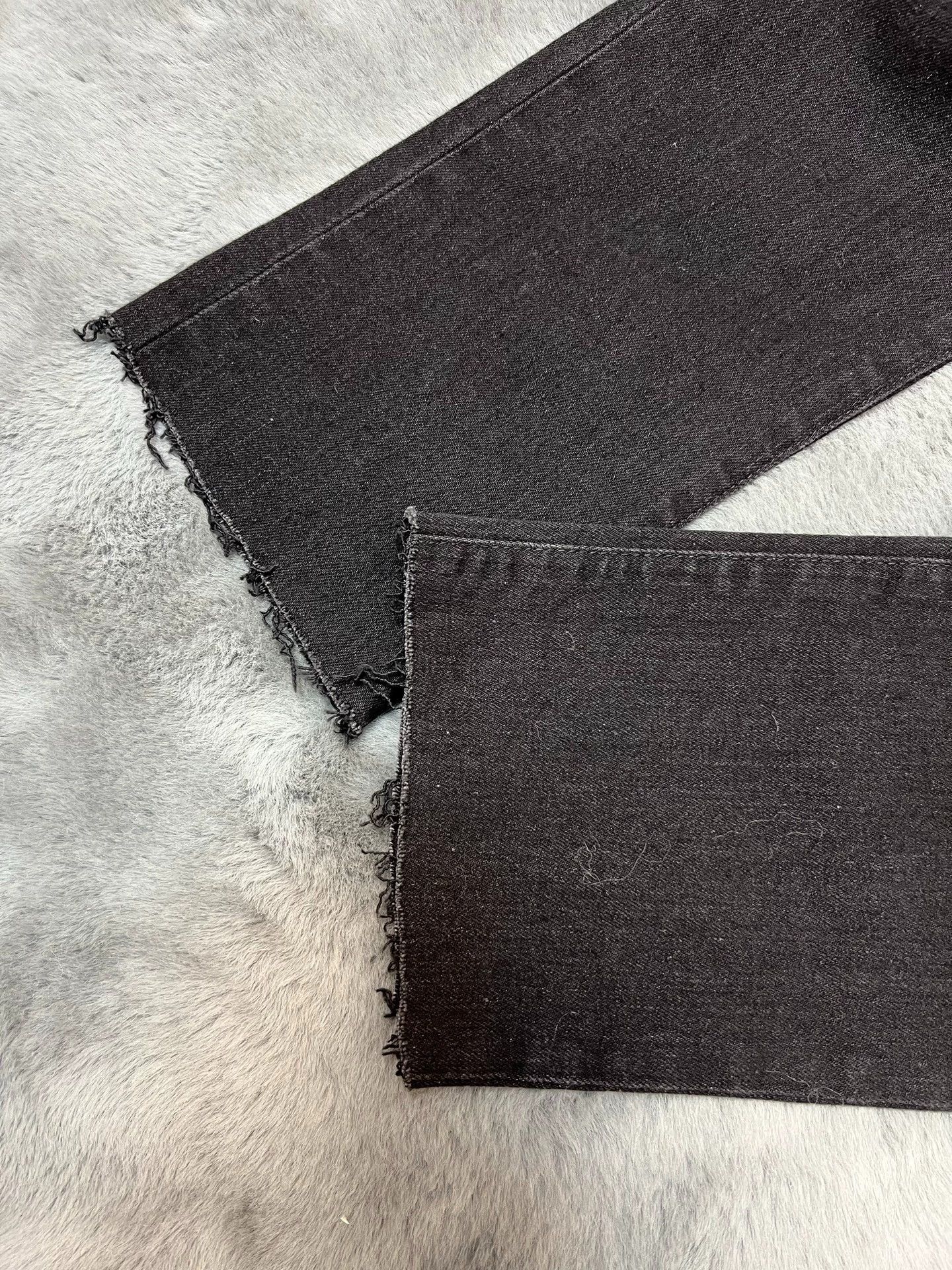 Saint Laurent Paris Authentic Saint Laurent black basic jeans with knee cuts Size US 32 / EU 48 - 5 Thumbnail