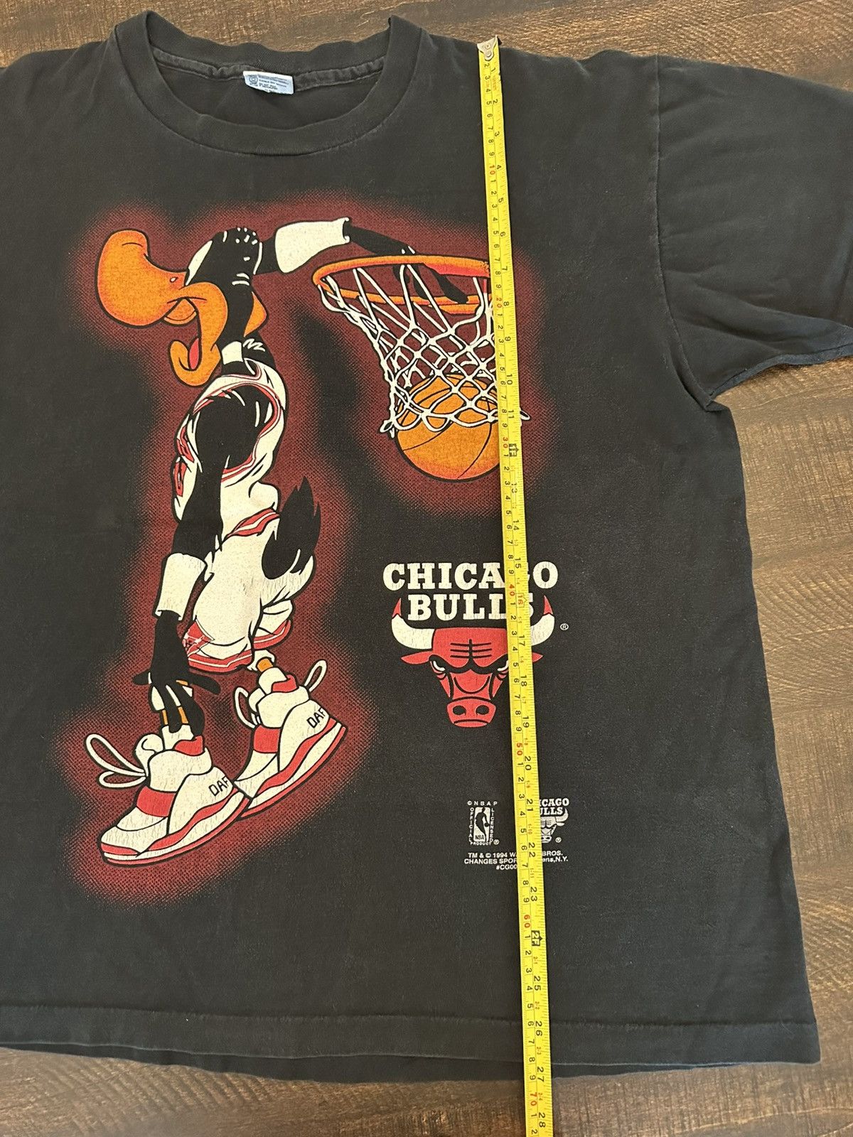 Anvil Vintage 1994 Daffy Duck Chicago Bulls Men’s T-Shirt-Size XL Size US XL / EU 56 / 4 - 8 Thumbnail