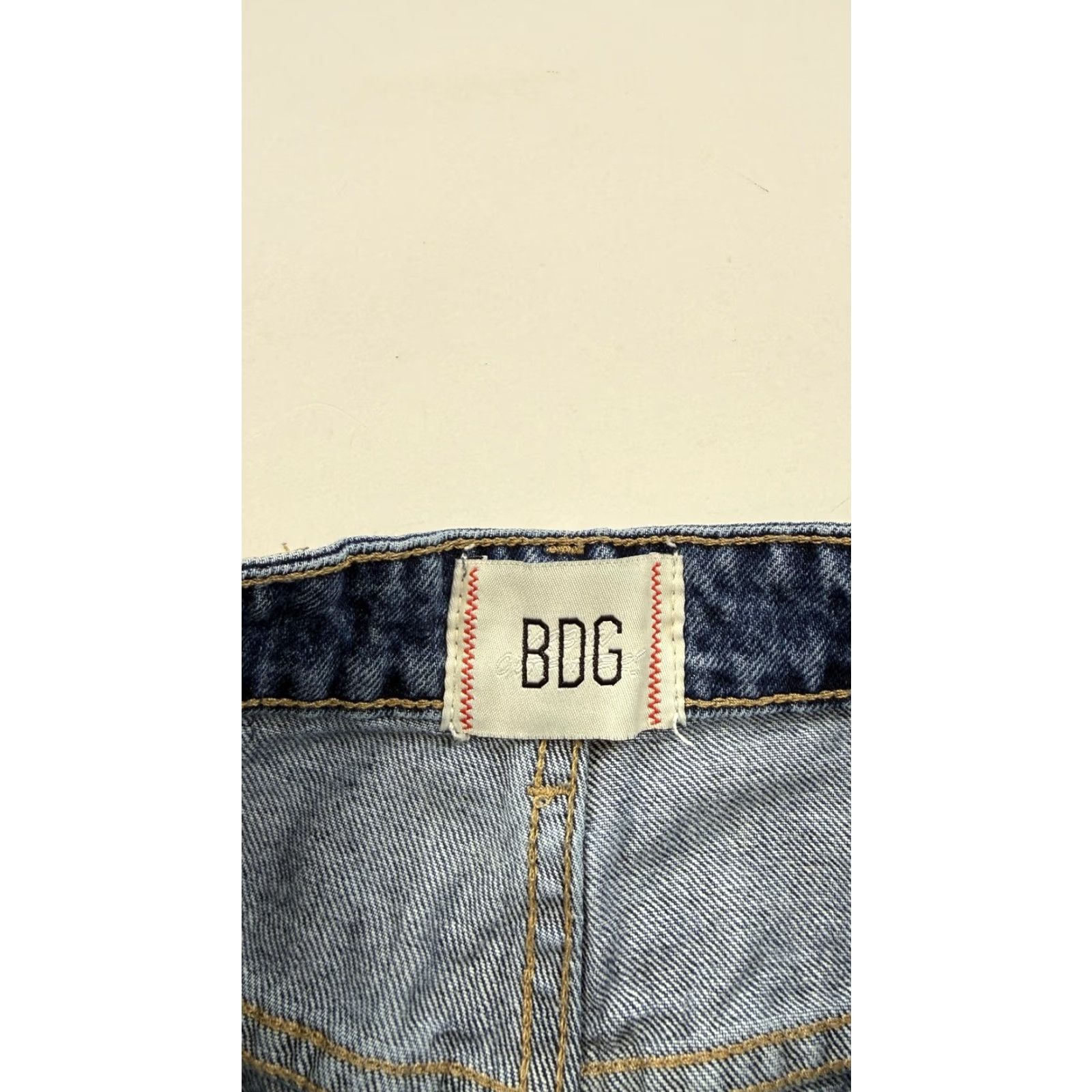 Bdg BDG Jeans Womens 26 Blue Tapered Baggy Distressed Ripped Raw Hem Medium Wash Jeans Women 26 Blue Distressed Baggy Tapered Medium Wash Size 26" / US 2 / IT 38 - 5 Thumbnail