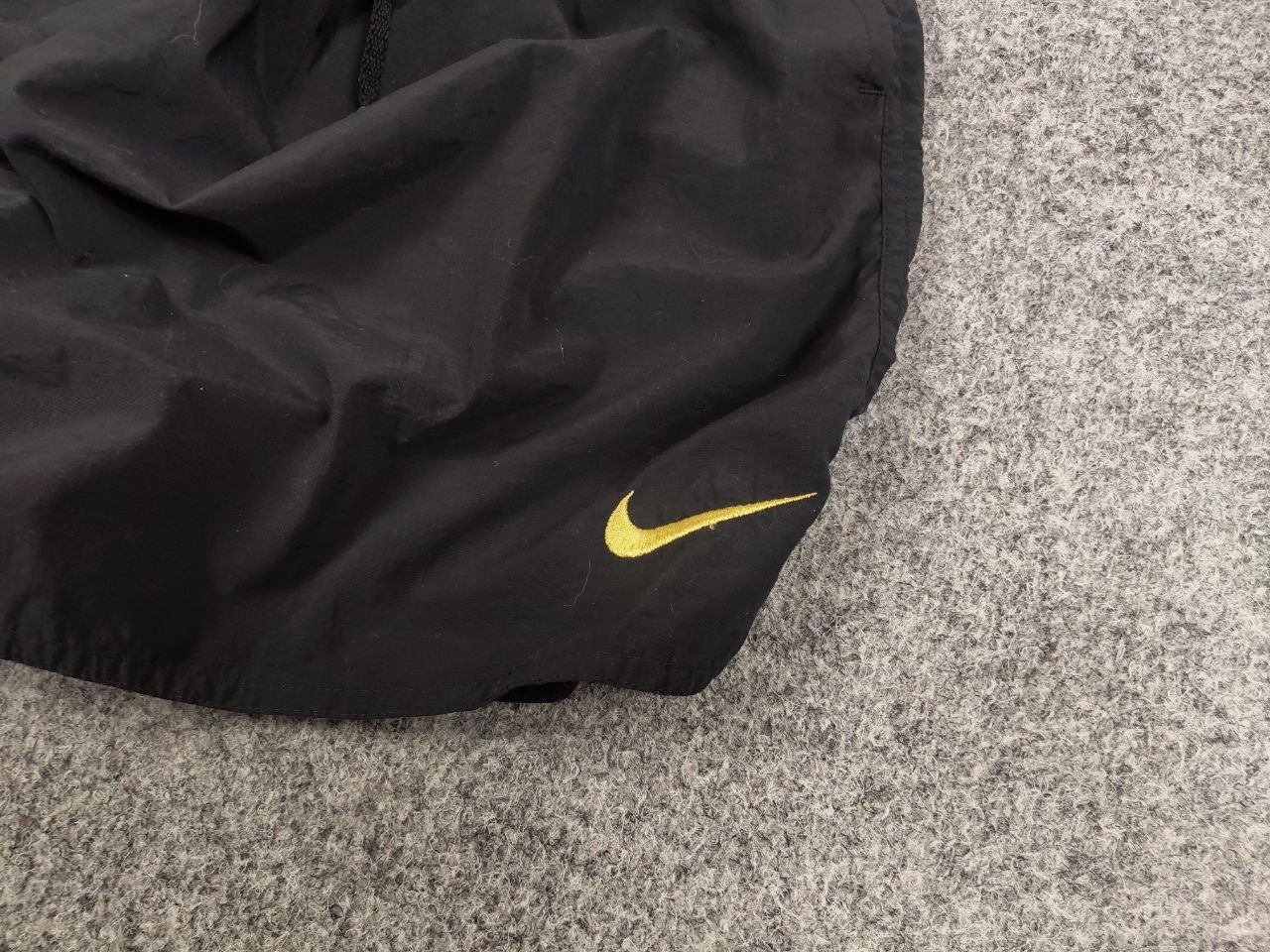 Nike Vintage 90's Nike Big Swoosh Black Nylon Light Shorts Size US 34 / EU 50 - 4 Thumbnail