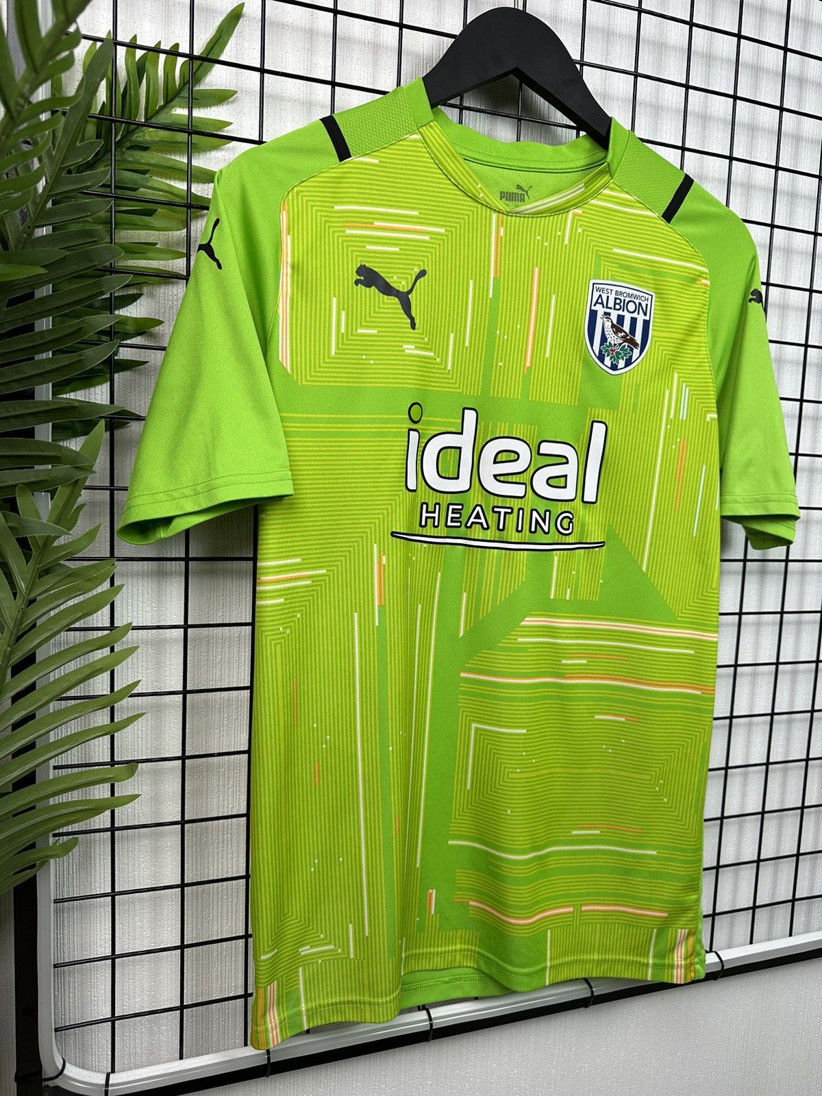 Puma West Bromwich Albion 2018 2019 Puma training M soccer jersey Size US M / EU 48-50 / 2 - 3 Thumbnail