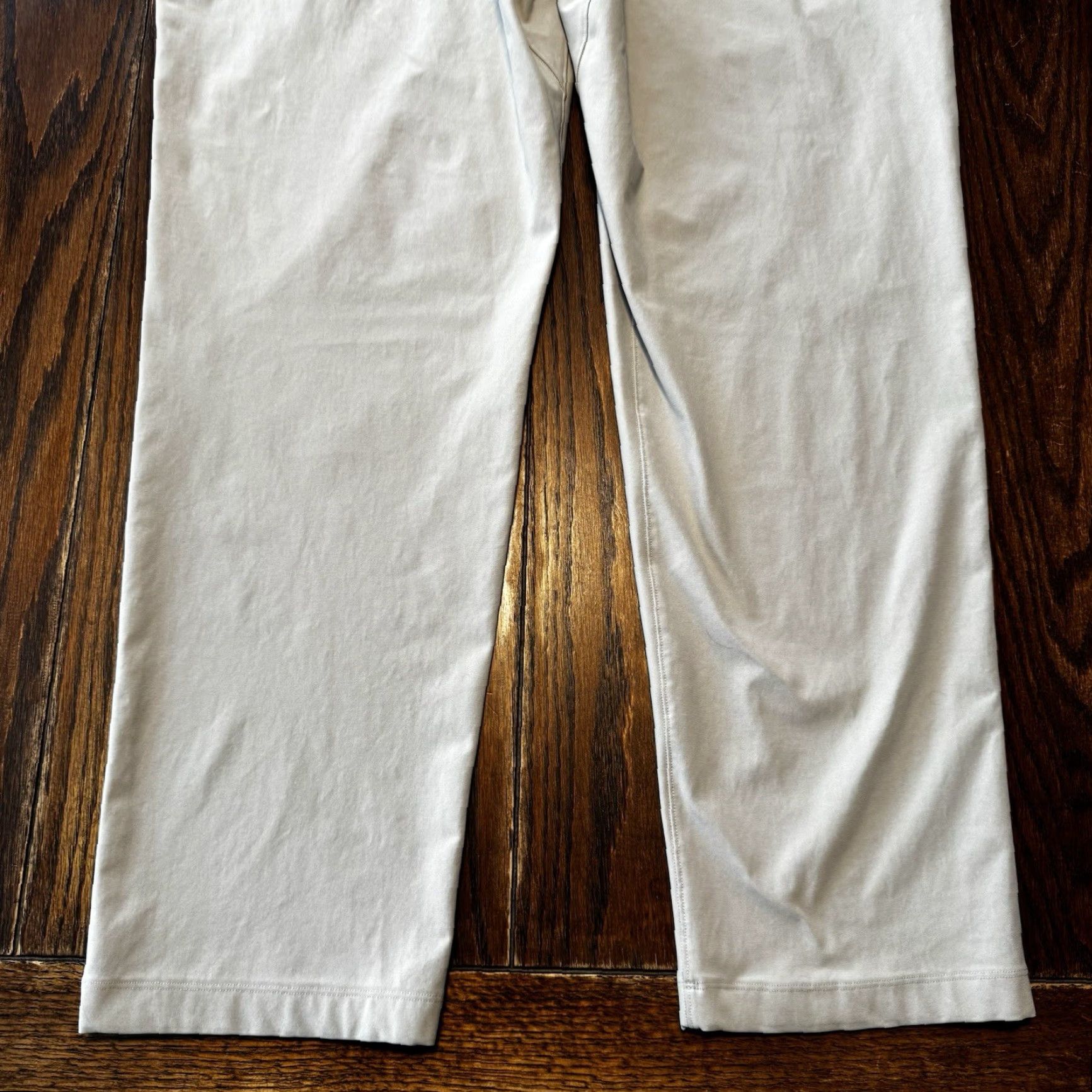 Lululemon Lululemon Men’s Beige Pants Size 38x31 Stretch Zip Pocket Regular Fit Pockets City Classic Golf Hiking Walking Pants Mens BeIge (Regular) Size US 38 / EU 54 - 7 Thumbnail