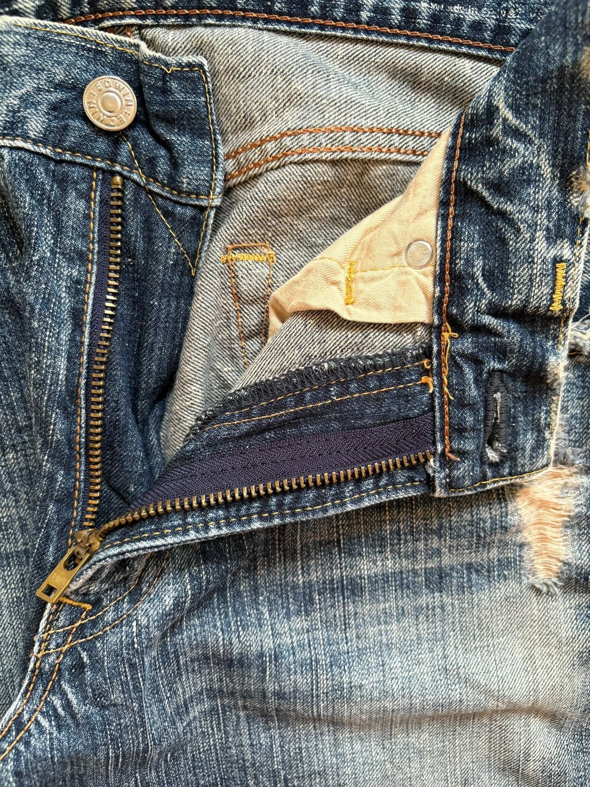 Edwin Vintage Edwin 503 Mud Wash Distressed Ripped Loose Jeans Size US 30 / EU 46 - 9 Thumbnail
