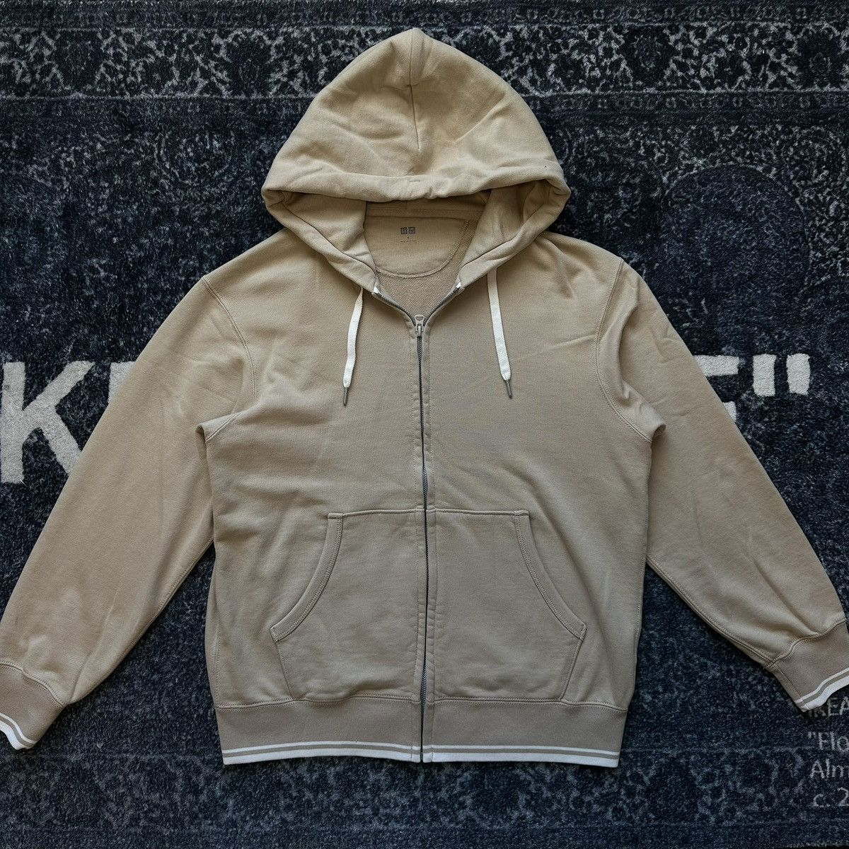 Uniqlo Beige Uniqlo Zip Up Jacket From Japan Size US S / EU 44-46 / 1 - 1 Thumbnail