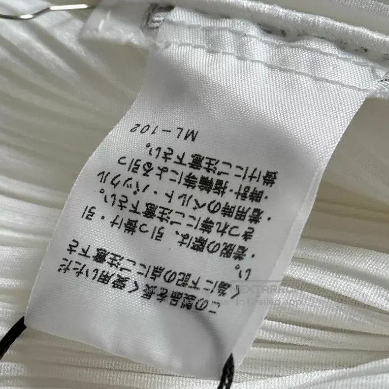 Issey Miyake Issey Miyake Black Short-Sleeve Top Size XL / US 12-14 / IT 48-50 - 3 Thumbnail