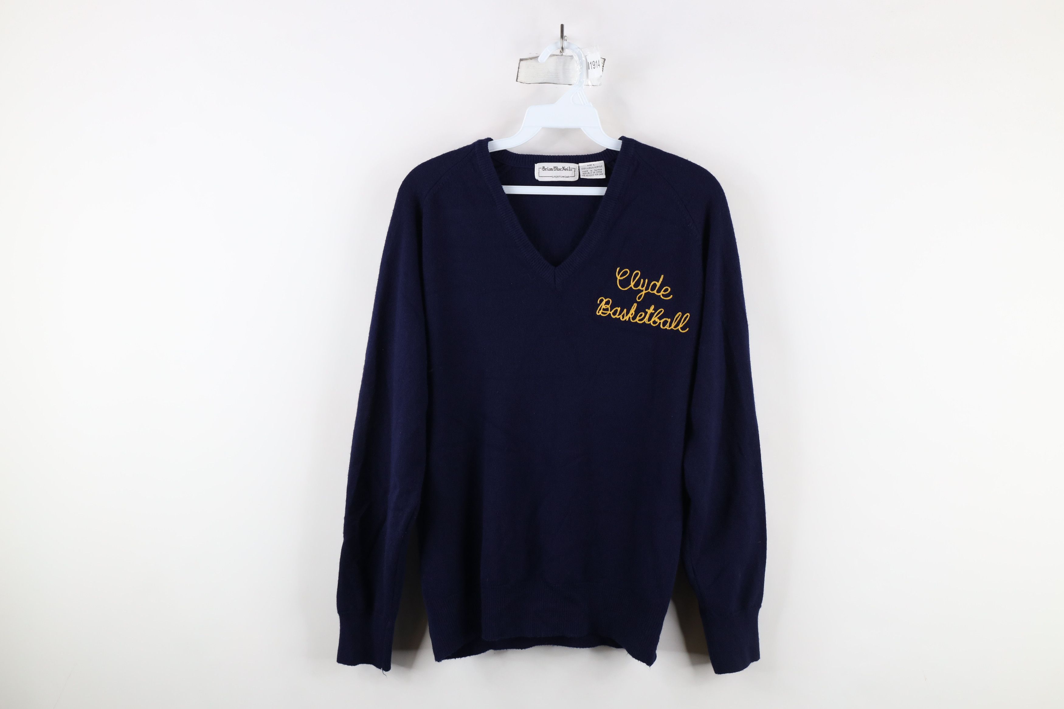 Vintage Vintage 70s Streetwear Stitch Clyde Basketball Knit Sweater Size US L / EU 52-54 / 3 - 1 Thumbnail