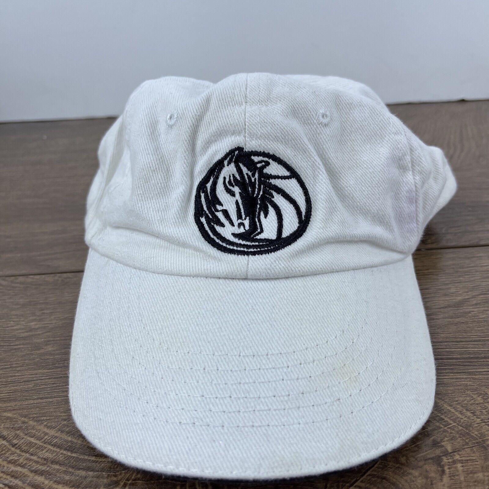 Other Dallas Mavericks Hat NBA Mavericks White Hat Adjustable Whit Size ONE SIZE - 3 Thumbnail