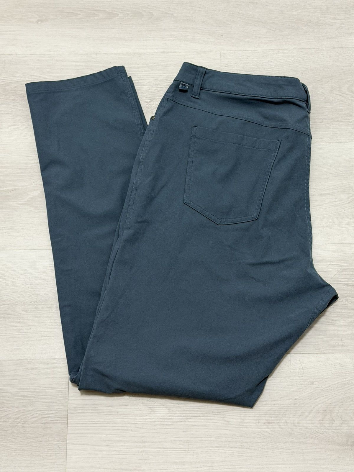 Lululemon Lululemon ABC Pant Classic 5-Pocket Size 40 Size US 40 / EU 56 - 1 Thumbnail