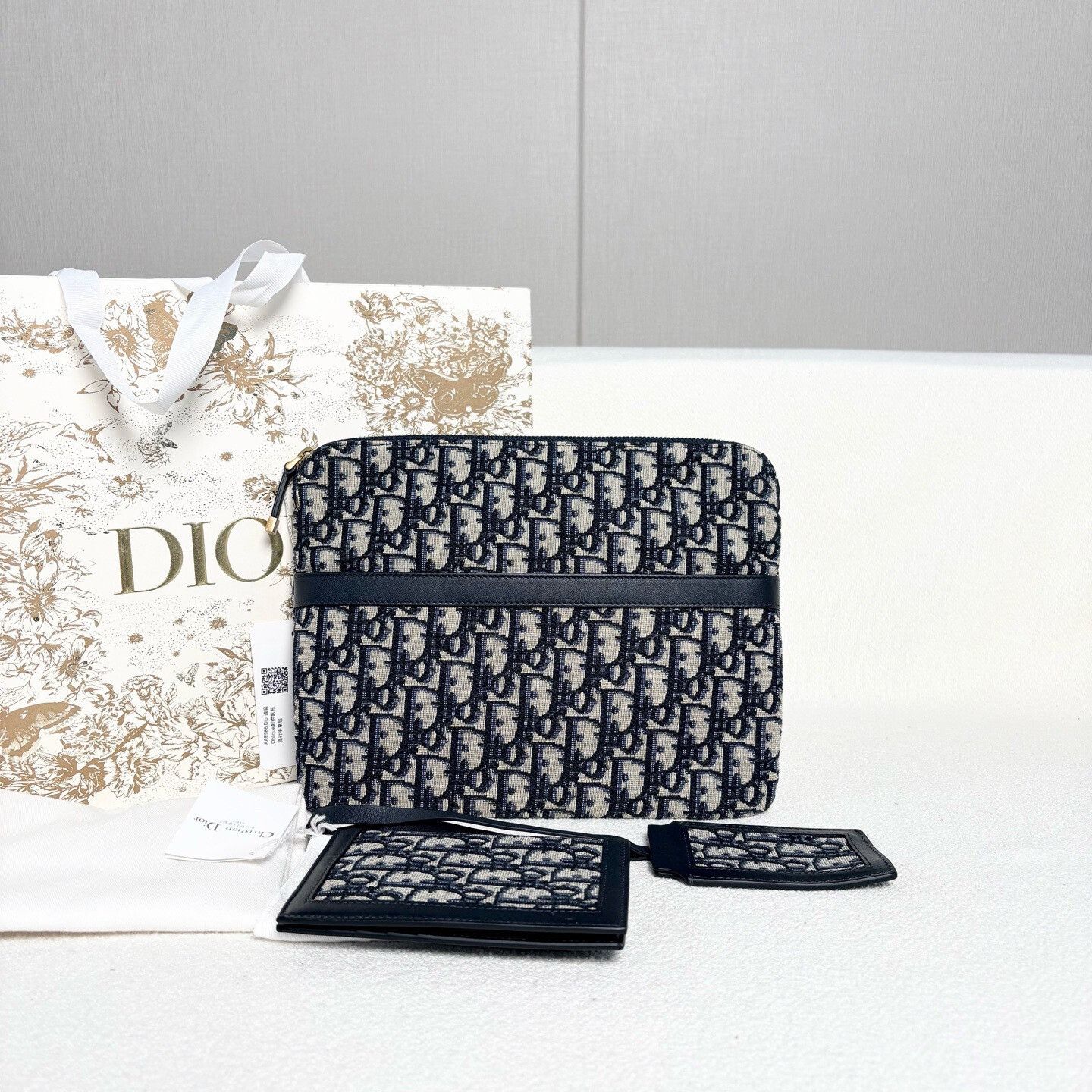 Dior Pre-loved Bag Very good condition Size ONE SIZE - 1 Thumbnail
