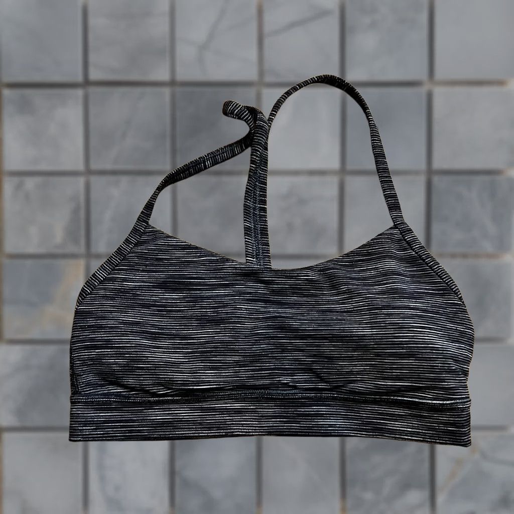 Lululemon Lululemon Sport Bra 4 Flow Y Bra Nulu Light Support A-C Cups Gray Women 32B Size ONE SIZE - 1 Thumbnail
