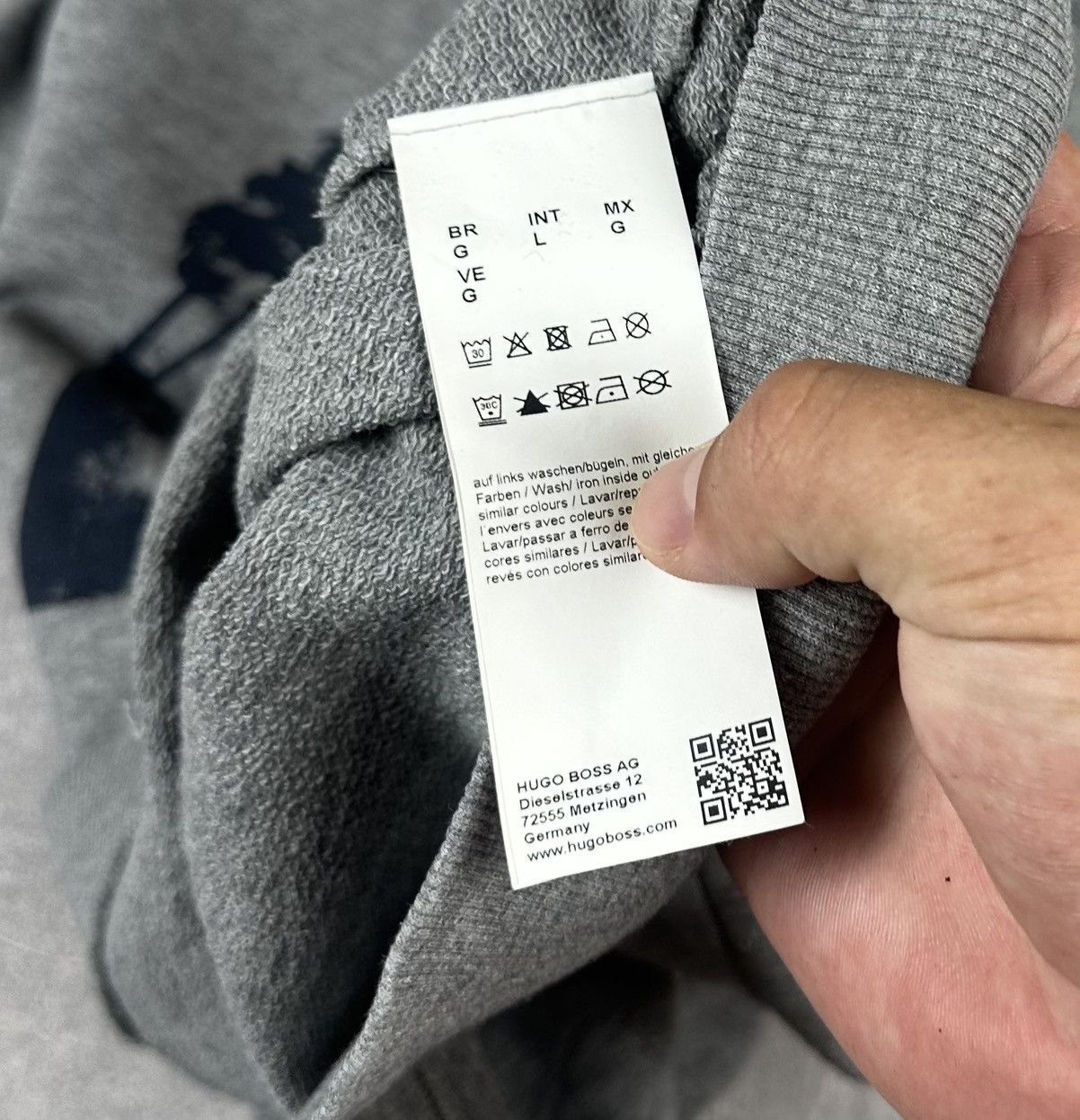Hugo Boss Hugo Boss Mens Luxury Cenrt Logo Sweatshirt Size US L / EU 52-54 / 3 - 8 Thumbnail