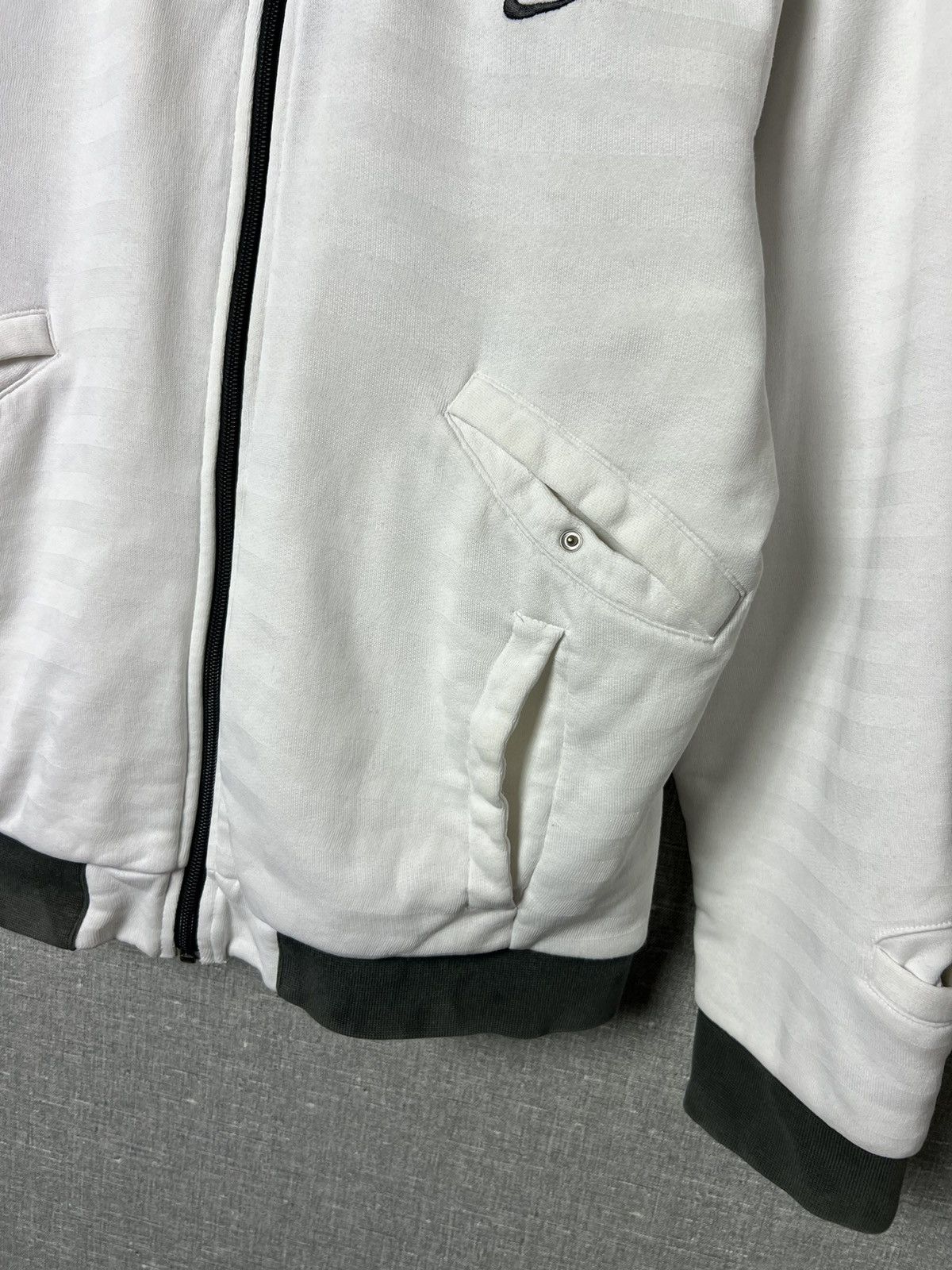 Nike Rare Vintage Nike Zip Up Multi Pocket Hoodie Small Logo Size US M / EU 48-50 / 2 - 9 Thumbnail