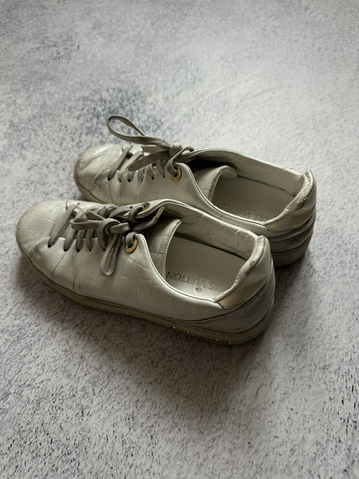 Louis Vuitton Louis Vuitton Women’s Front Row Sneaker White EU 36 Size US 6 / IT 36 - 21 Thumbnail