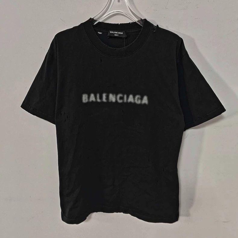 Balenciaga Balenciaga Distressed Fuzzy Logo T-shirt Size US L / EU 52-54 / 3 - 1 Thumbnail