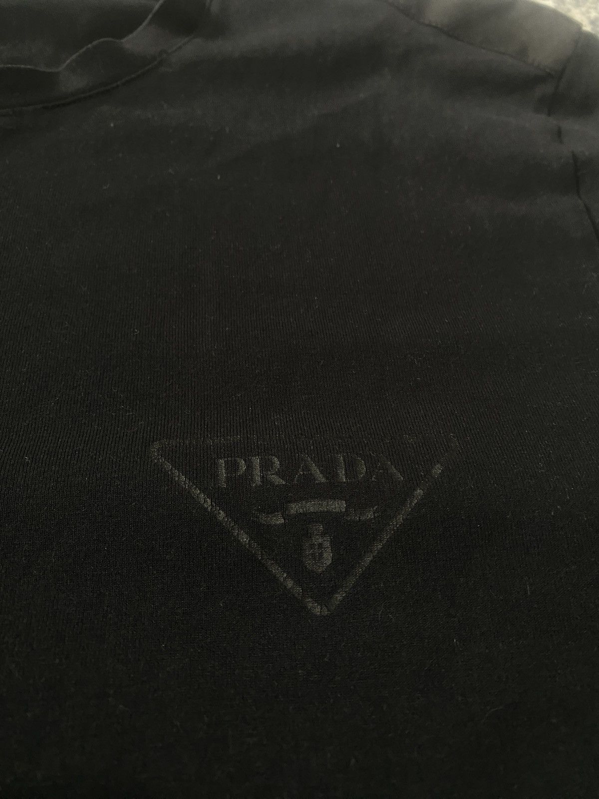 Other Luxury prada with logo on chest tee 2023 Size US M / EU 48-50 / 2 - 7 Thumbnail