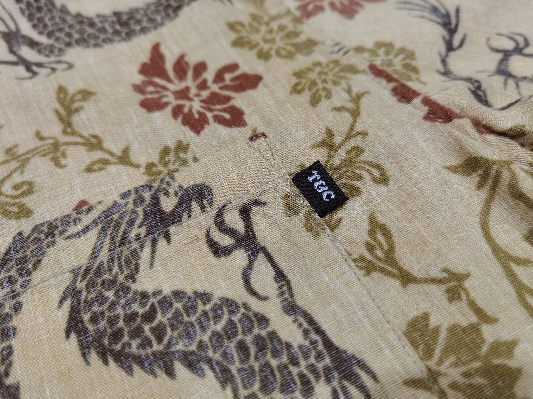 Japanese Brand T&C surf designs full print dragon linen S 7067 Size US S / EU 44-46 / 1 - 4 Thumbnail