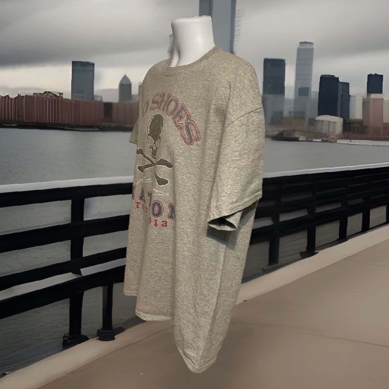 Gildan Kenny Chesney No Shoes Nation Tour 2013 Shirt Men XL Heather Gray Short Sleeves Size US XL / EU 56 / 4 - 6 Thumbnail