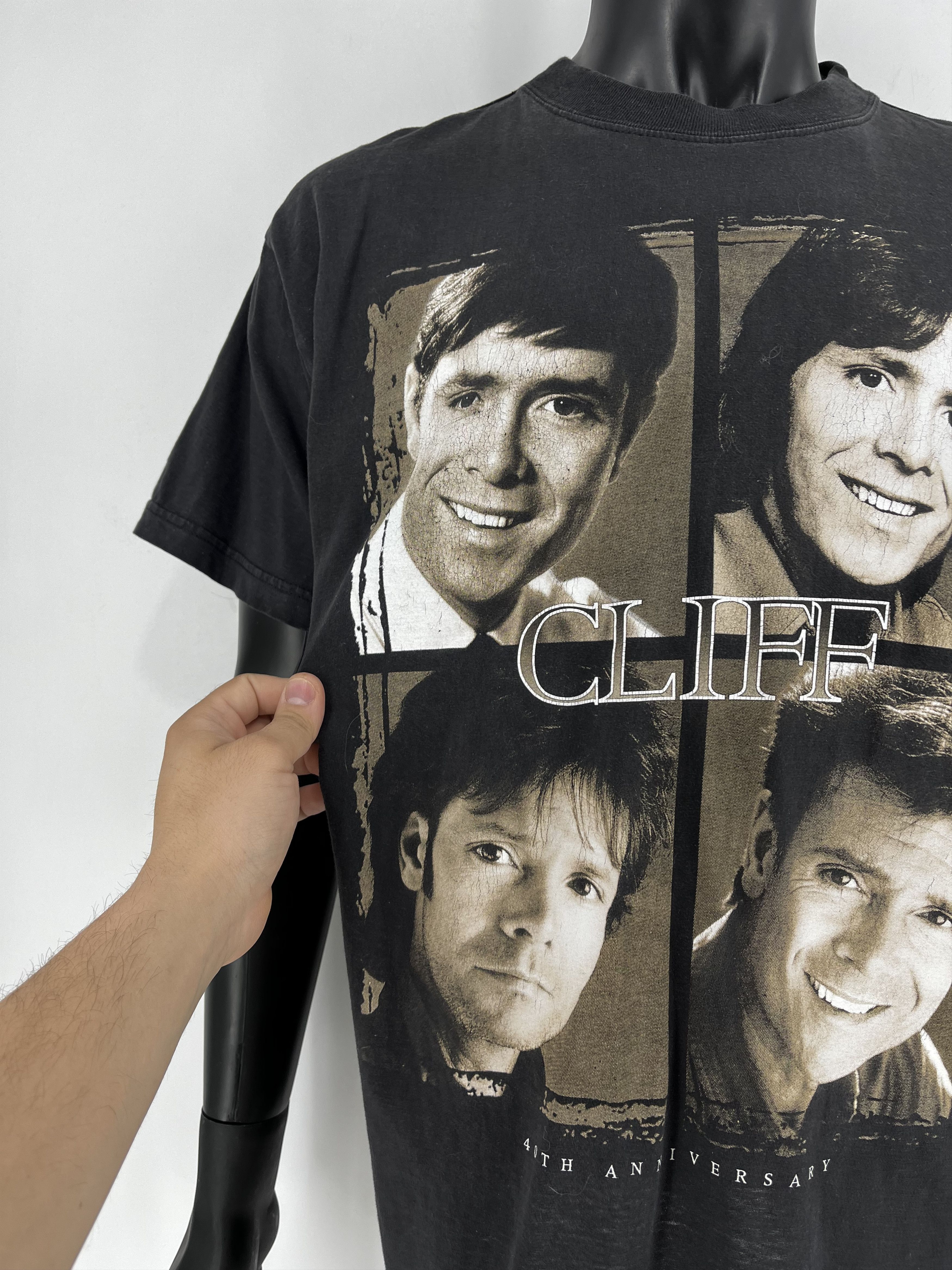 Band Tees × Vintage Vintage Cliff Richard T Shirt Australia NZ Anniversary 1998 Size US L / EU 52-54 / 3 - 6 Thumbnail