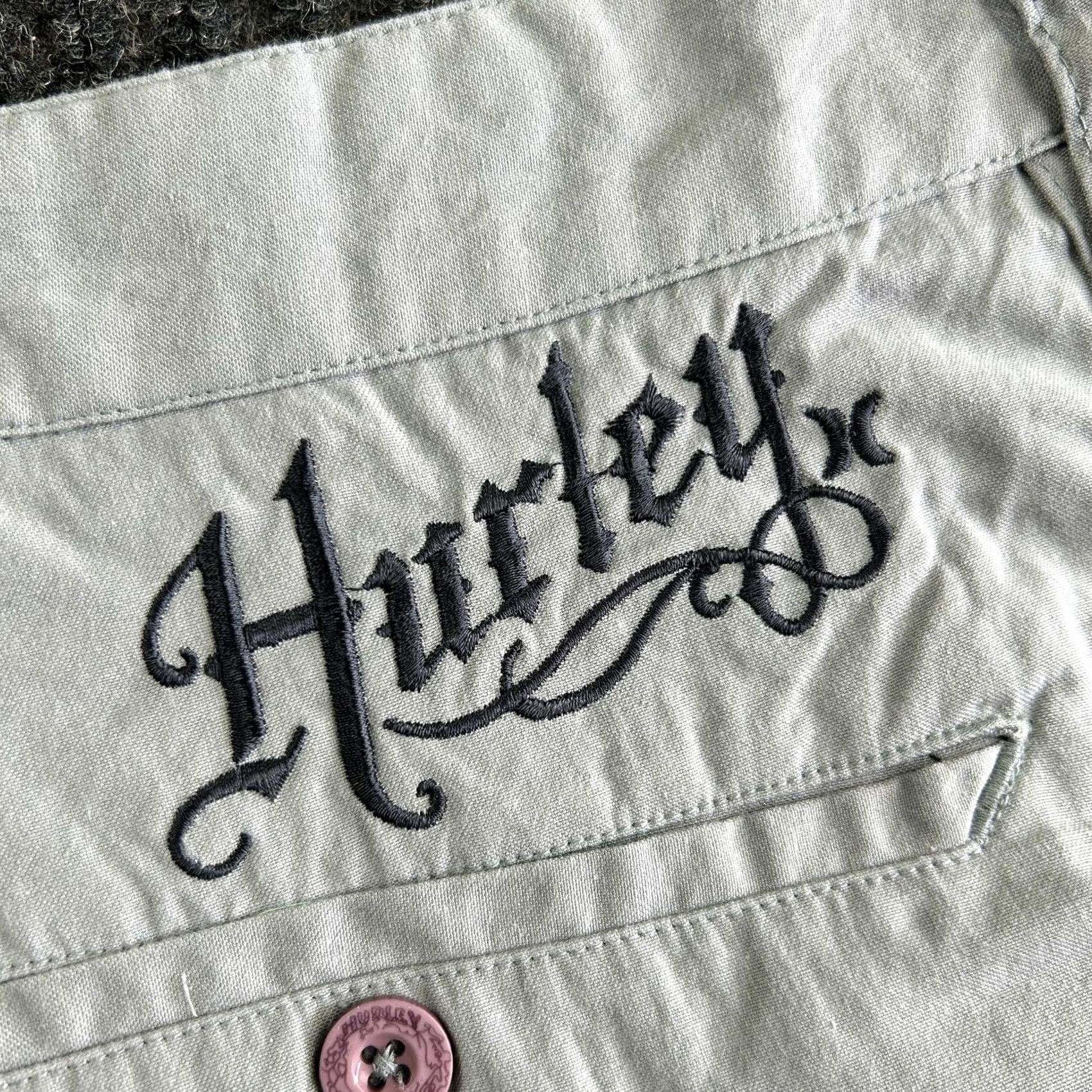 Hurley VINTAGE Hurley Chino Shorts 34 Gray Embroidered Spellout Skater Grunge Surf Men Regular 34 Gray 90s Y2K Vintage? Size US 34 / EU 50 - 5 Thumbnail