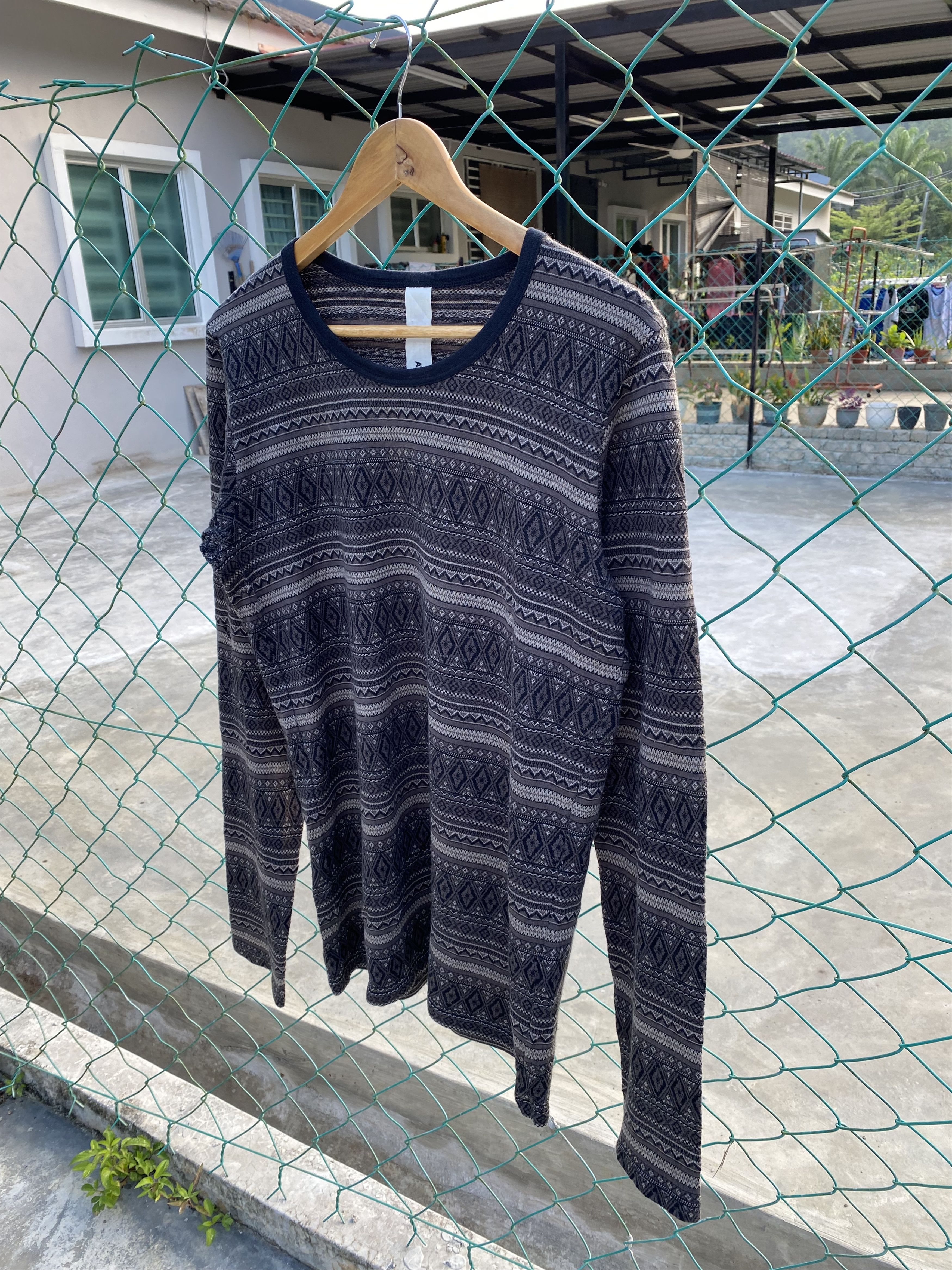 Attachment Attachment navajo long sleeve tees Size US S / EU 44-46 / 1 - 3 Thumbnail