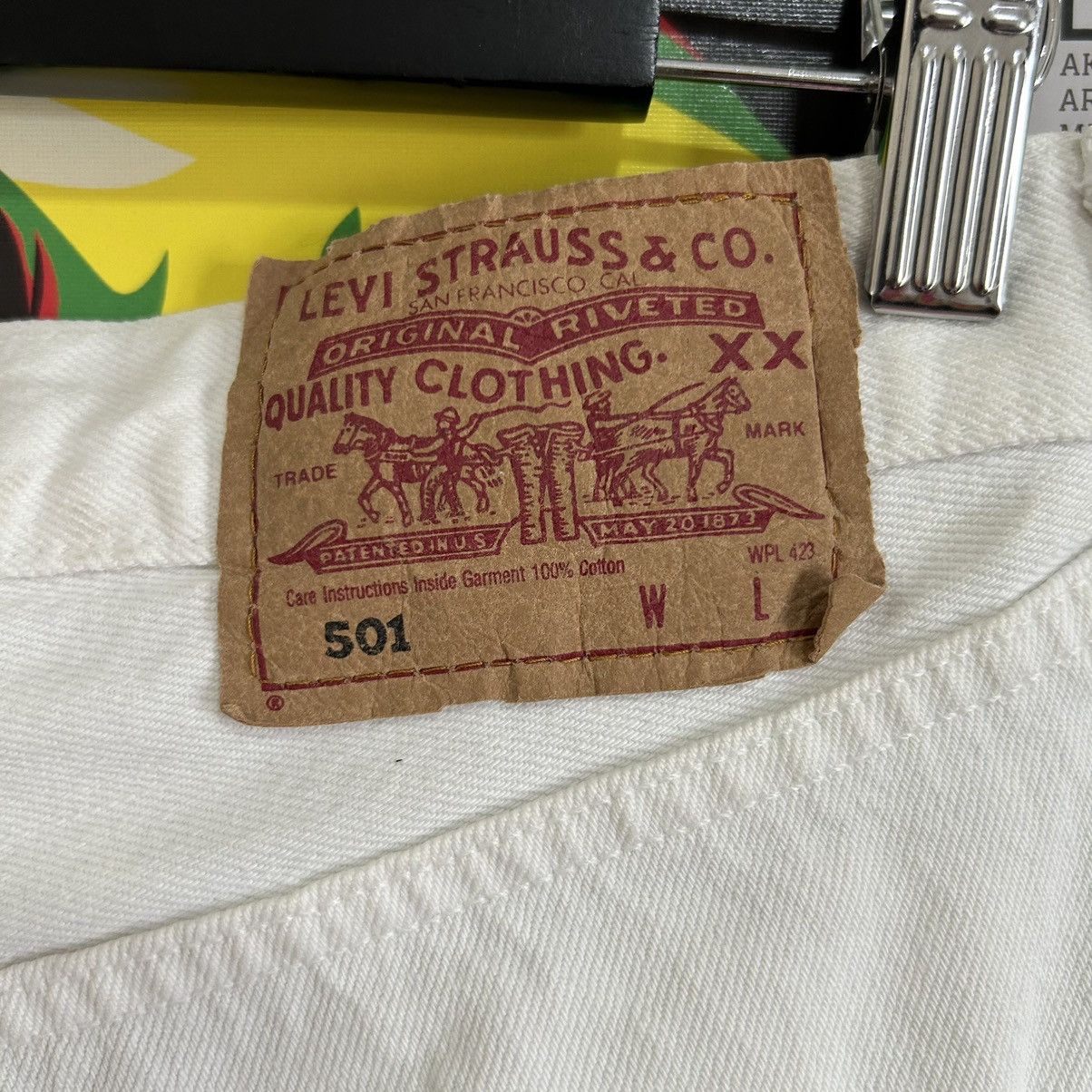 Levi's Vintage Levi’s 501 Made in UK White Denim Size US 30 / EU 46 - 12 Thumbnail