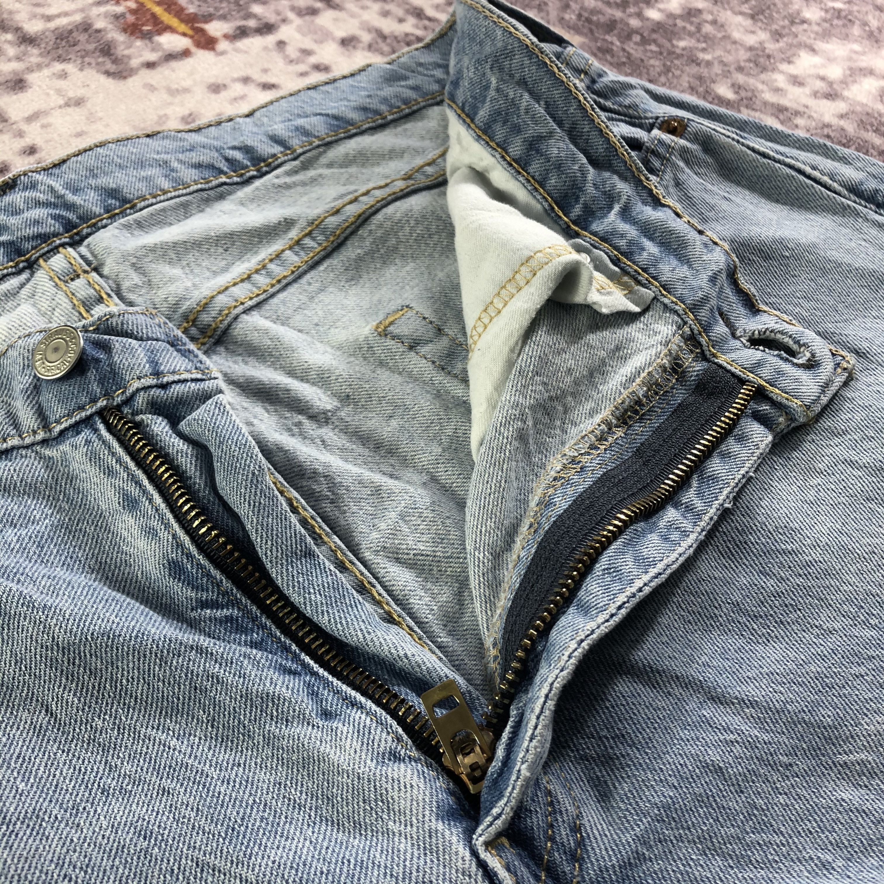 Levi's × Vintage Vintage Light Wash Levis 559 Jeans-JM3362 Size US 36 / EU 52 - 7 Thumbnail