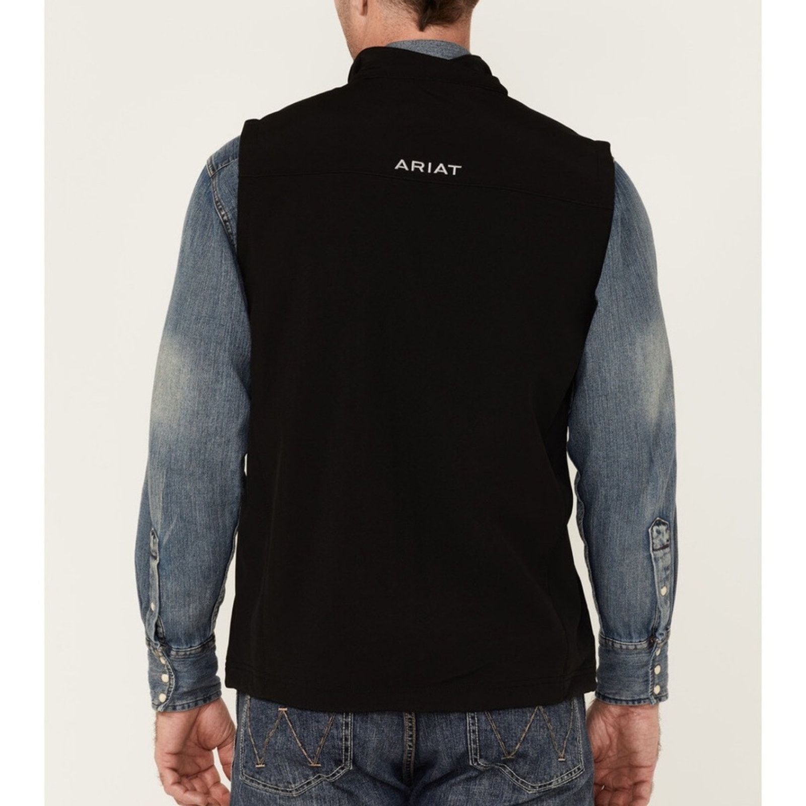 Ariat Ariat Boys Vernon Softshell Logo Vest – Black-Med (10–12) Size US M / EU 48-50 / 2 - 5 Thumbnail