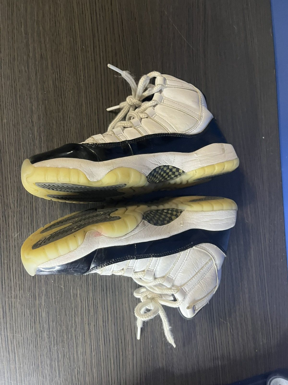Jordan Brand Jordan 11 GS Gratitude Size US 6.5 / EU 39-40 - 3 Thumbnail