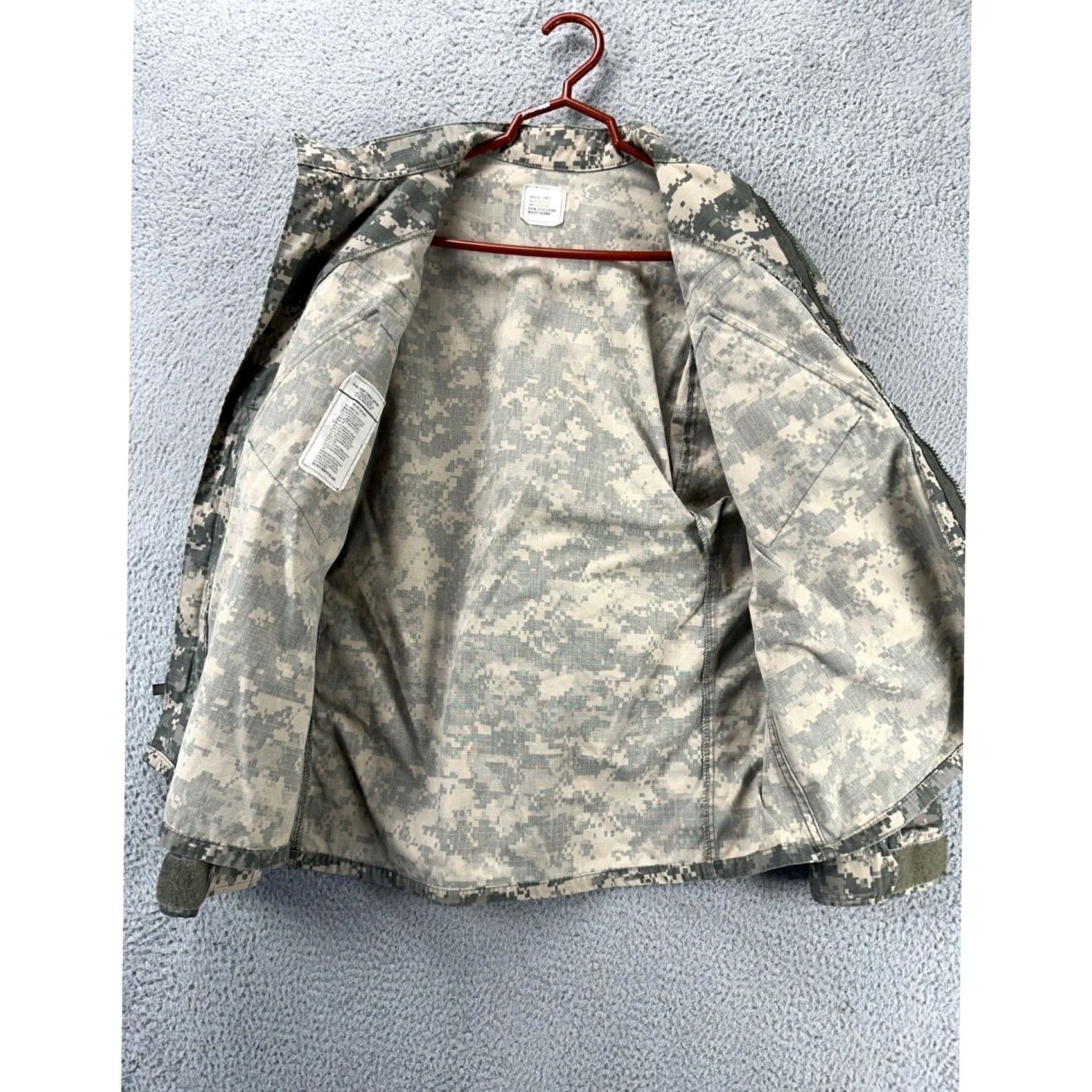 Vintage ACU Army Combat Uniform Jacket Mens Medium Green Digital Camo SPM100-05-D-0418 Size US M / EU 48-50 / 2 - 4 Thumbnail