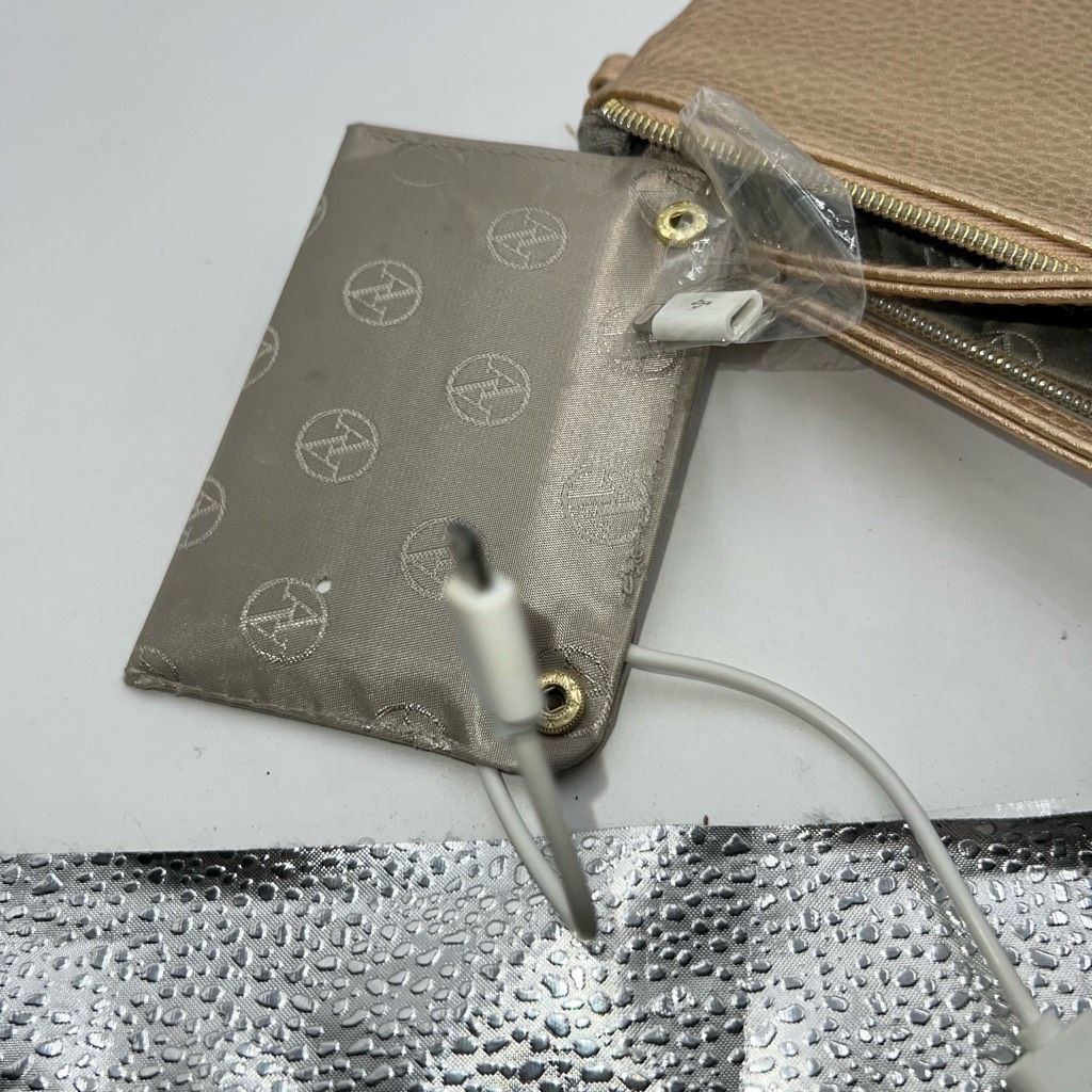 Other Adrienne Vittadini Charging Zip Around Wristlet Size ONE SIZE - 6 Thumbnail