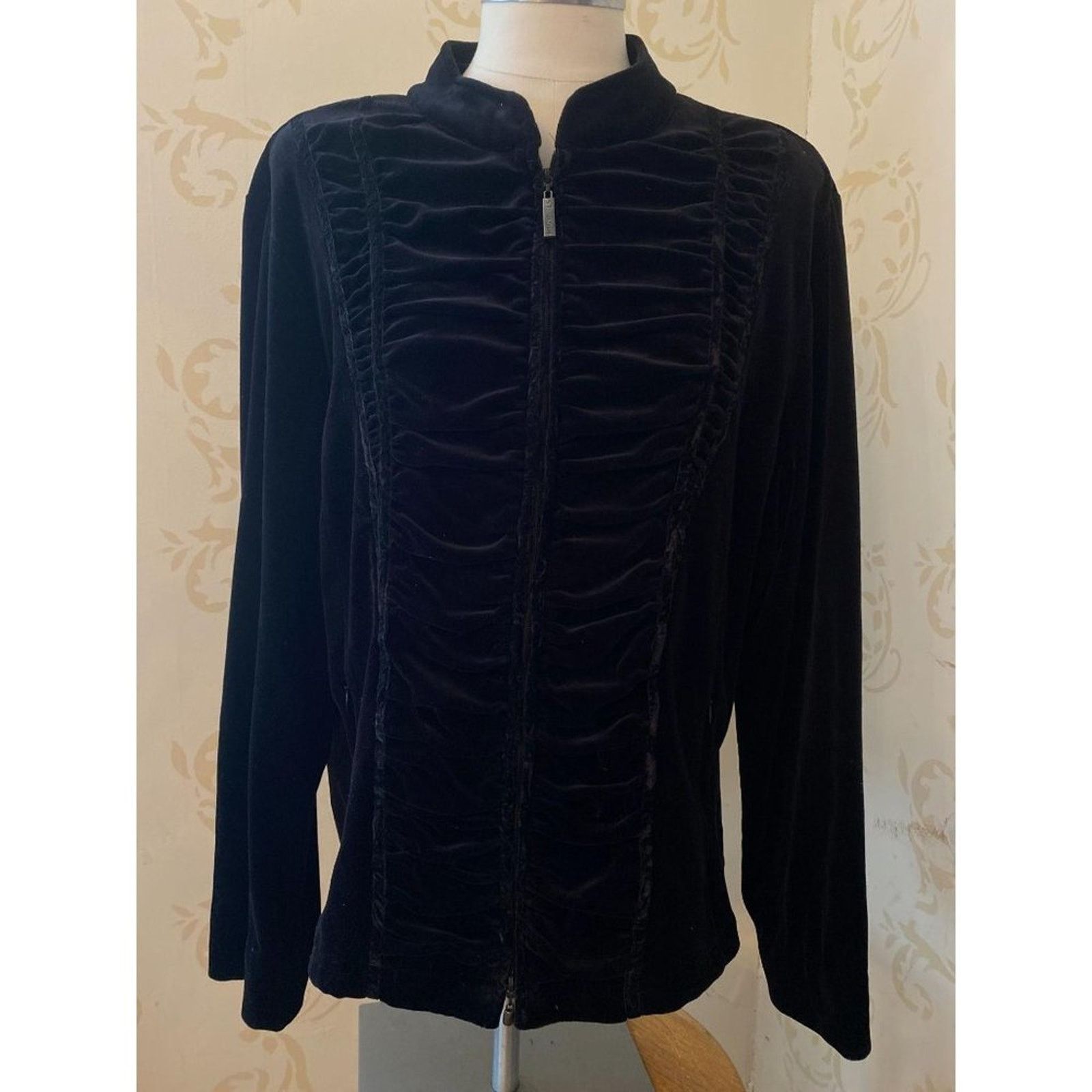 St. John St. John Sport Black Velour Jacket Ladies XL Size XL / US 12-14 / IT 48-50 - 1 Thumbnail
