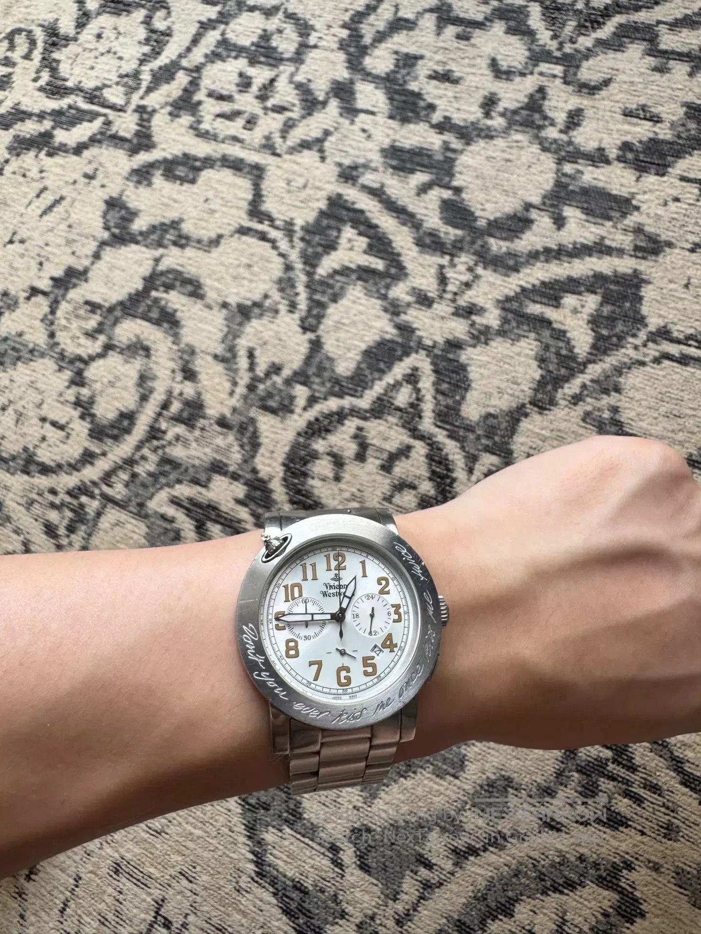 Vivienne Westwood Vivienne Westwood Elvis Silver Engraved Watch. Size ONE SIZE - 4 Thumbnail