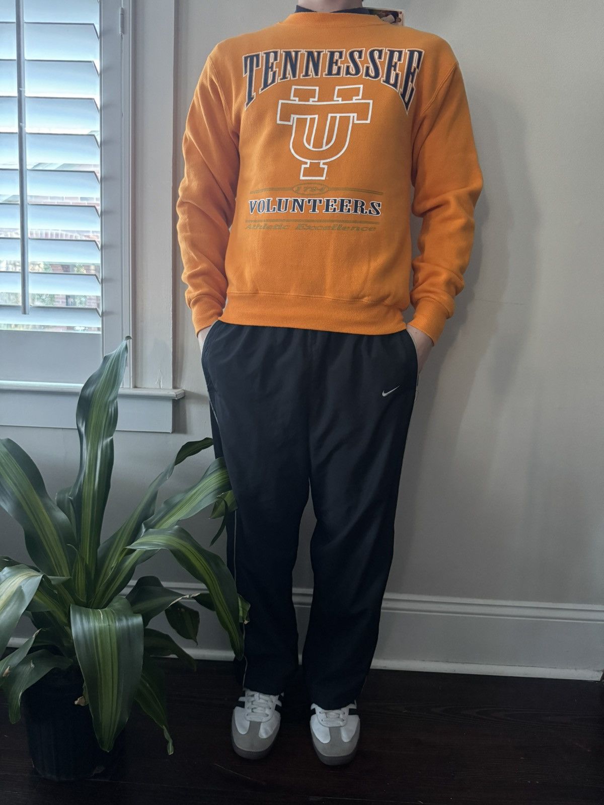 Nutmeg 90s Tennessee Volunteers Spelled Out Nutmeg Crewneck Size US L / EU 52-54 / 3 - 2 Thumbnail