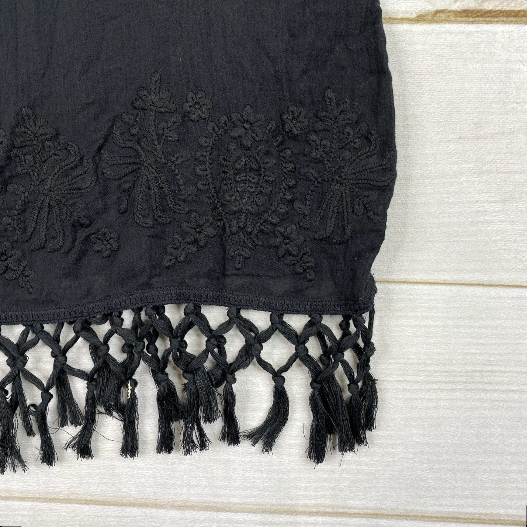 Victoria's Secret VINTAGE Victoria's Secret Top Womens XS Gauzy Cotton Black Embroidered Fringe Boxy Boho Size XS / US 0-2 / IT 36-38 - 2 Thumbnail