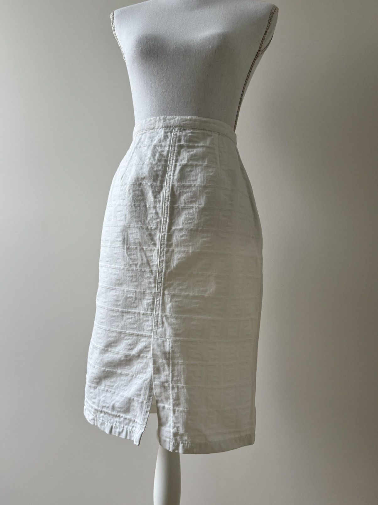 Fendi Vintage fendi skirt Size 27" / US 4 / IT 40 - 9 Thumbnail