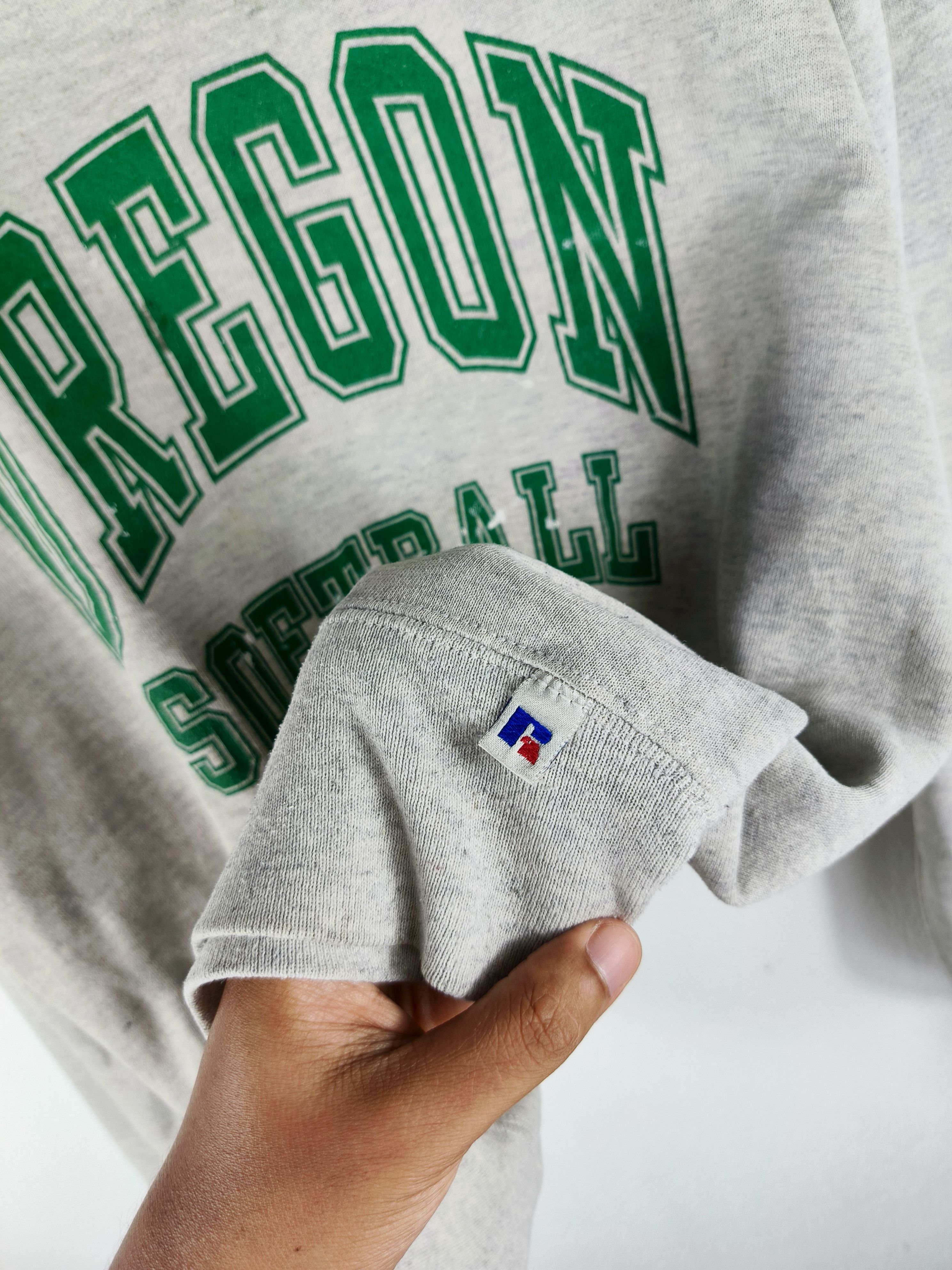 Vintage Vintage Russell Oregon Softball sweatshirt Size US L / EU 52-54 / 3 - 4 Thumbnail