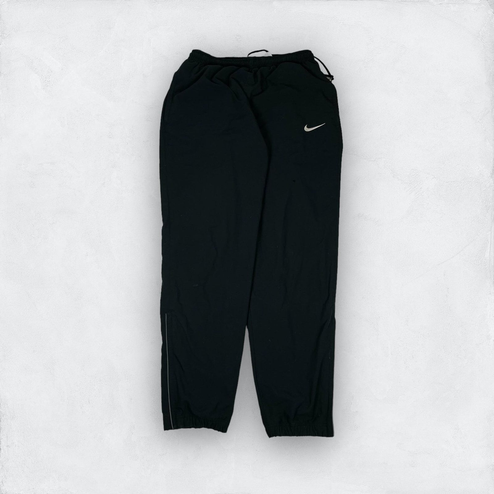 Nike × Vintage Nike Women's Black Drawstring Pockets Track Pants Large Size 30" / US 8 / IT 44 - 1 Thumbnail