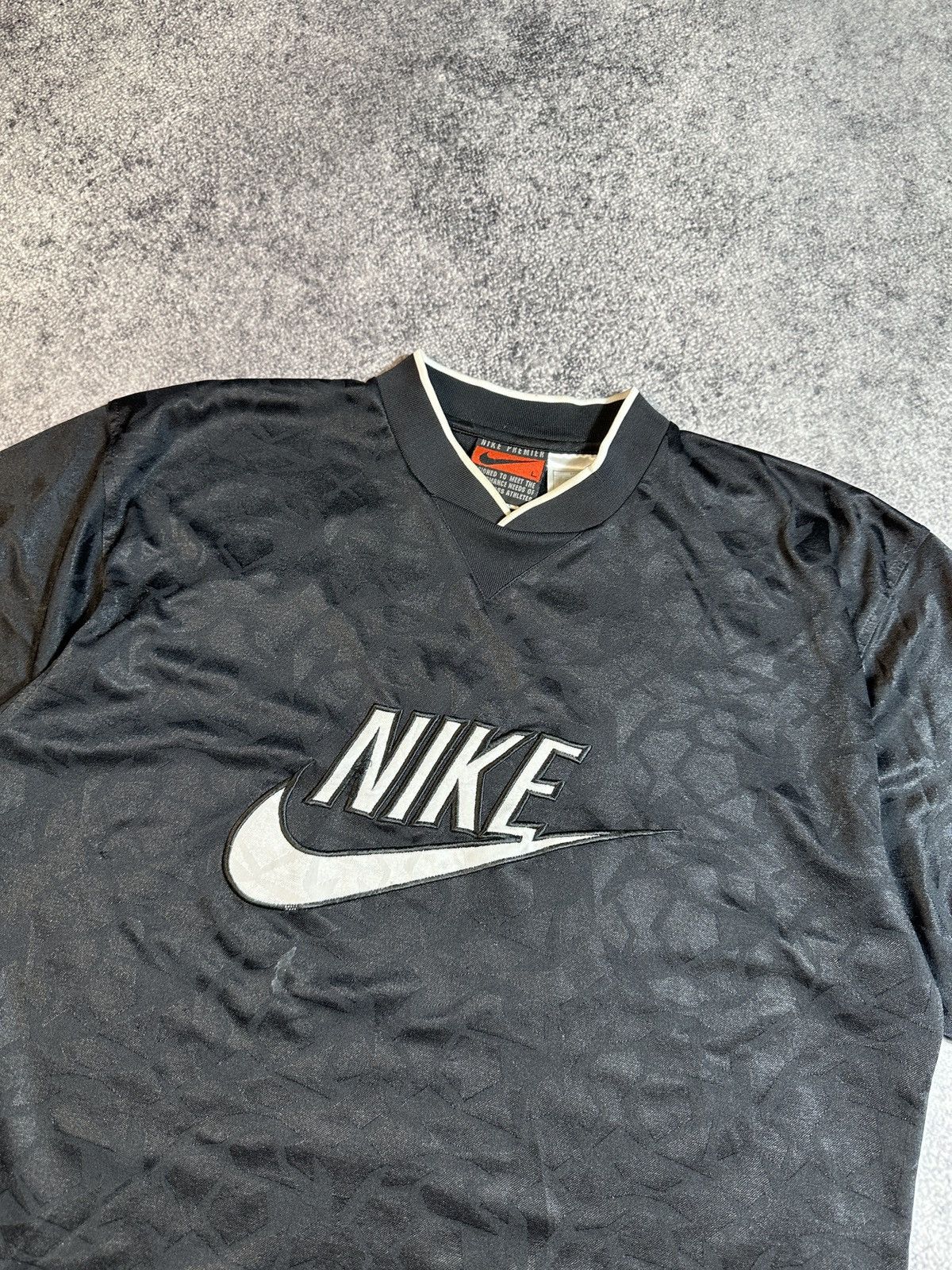 Nike × Vintage Y2K Vintage Nike Big Logo T-shirt Streetwear Style L Rare Size US L / EU 52-54 / 3 - 2 Thumbnail