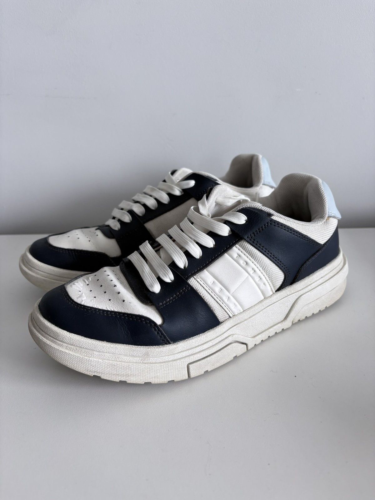 Tommy Hilfiger Tommy Hilfiger TJW Skate Sneaker white size 39 women's Size US 9 / IT 39 - 1 Thumbnail
