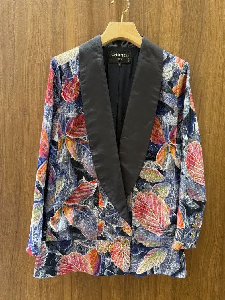 Chanel Chanel 18K Forest Series Leaves Jacket Size S / US 4 / IT 40 - 1 Thumbnail