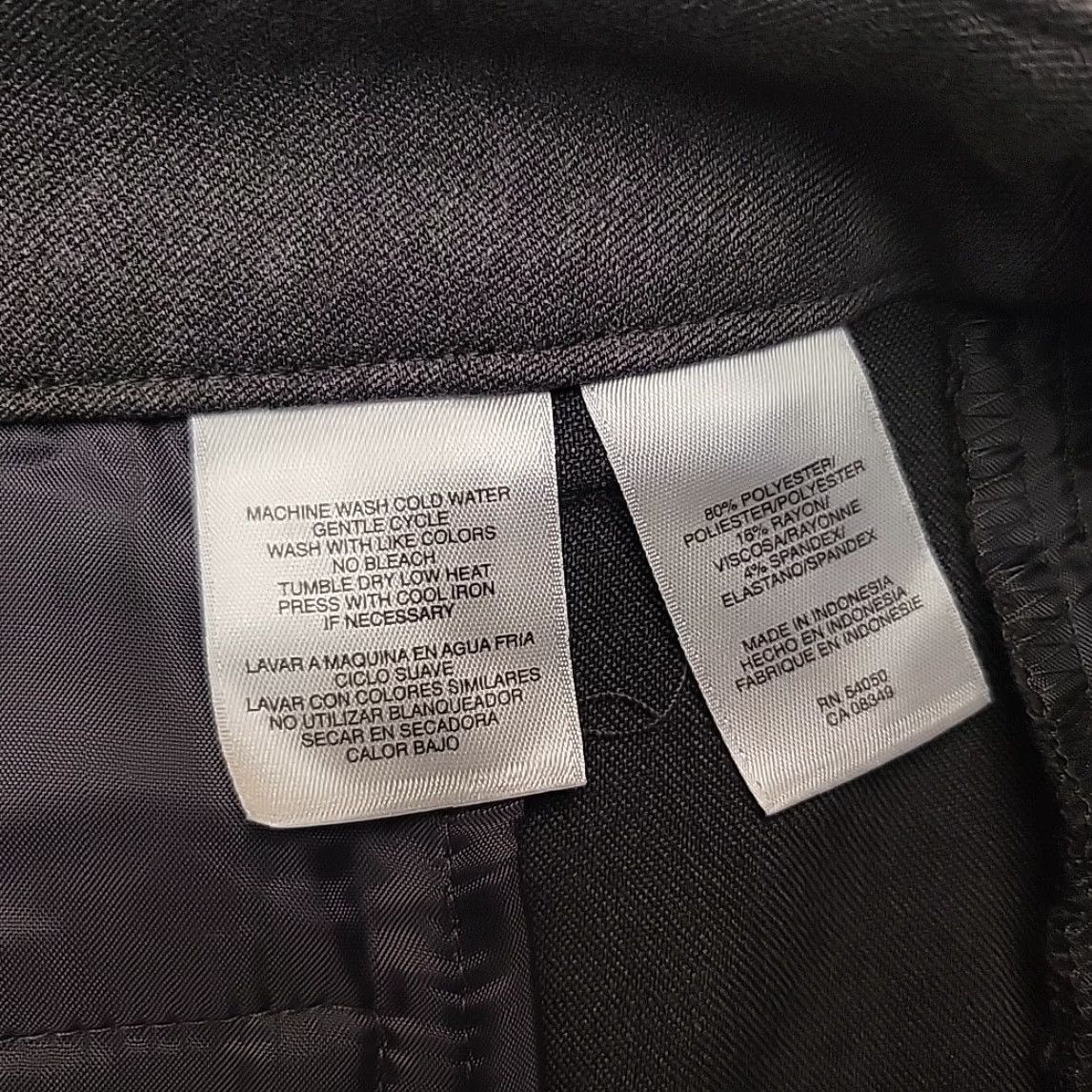 Jones New York Jones New York Signature Pants Womens 14 Gray Stretch Dress Career Modern NEW Pants Womens 14 Gray Stretch Dress Career Modern NEW Size 36" / US 14 / IT 50 - 6 Thumbnail