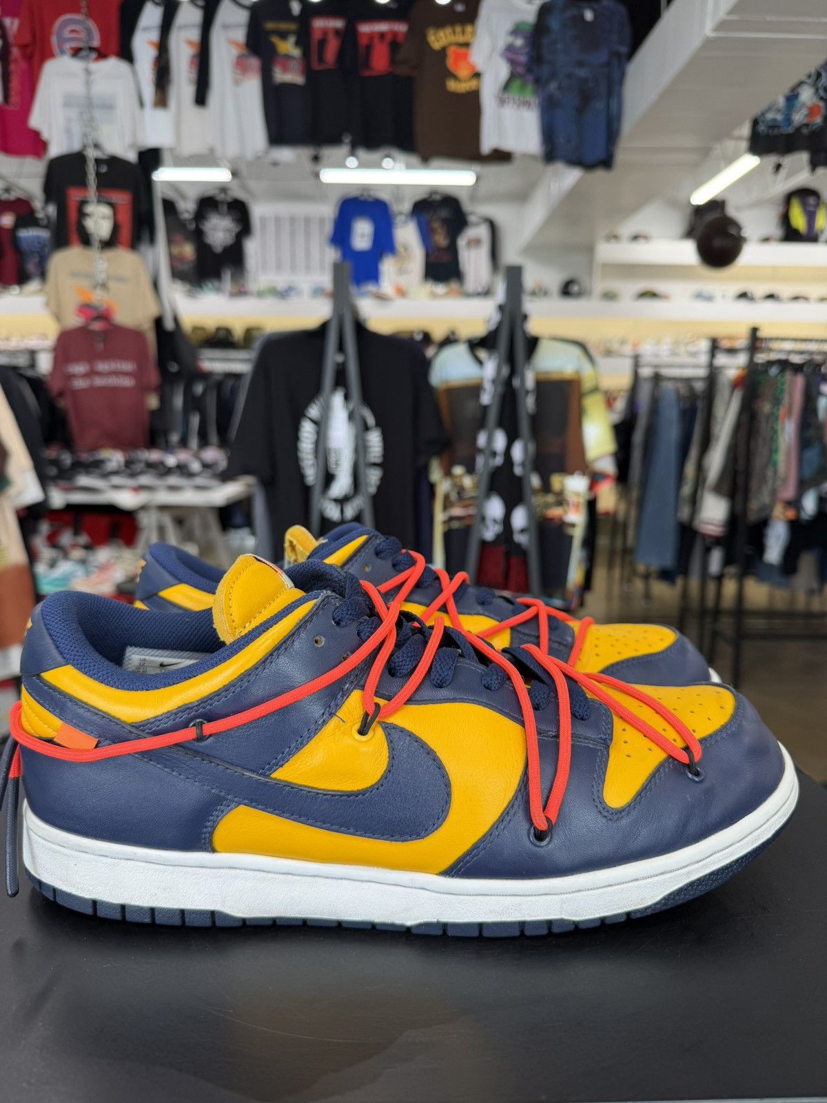 Nike × Off-White Nike Dunk Low Off-White University Gold Size 12 (2019) Size US 12 / EU 45 - 6 Thumbnail