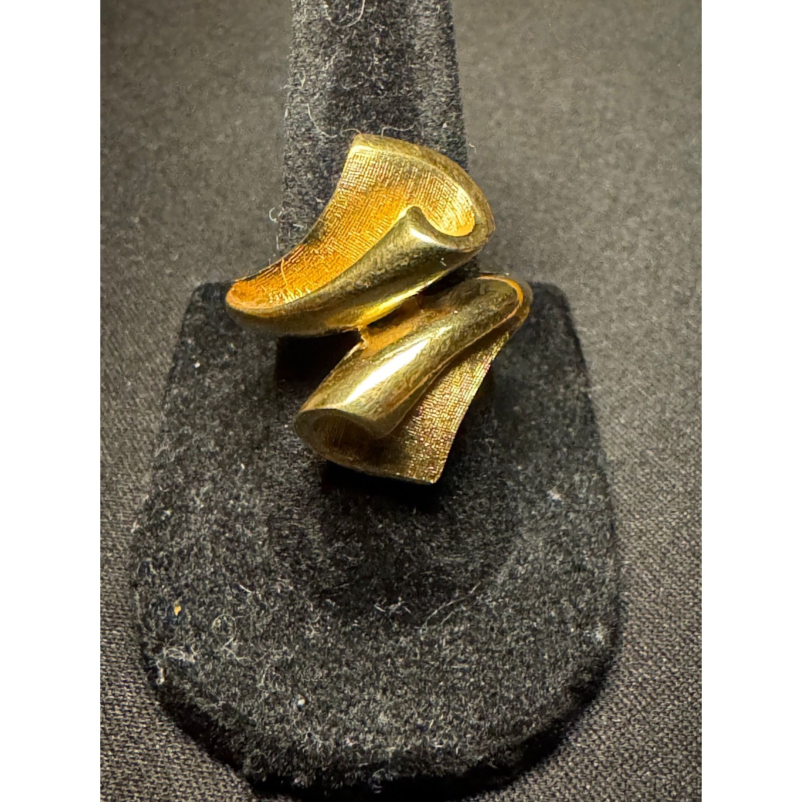 Other Vintage Trifari Scallop Swoosh Modernist Ring Size 6 Size ONE SIZE - 2 Thumbnail