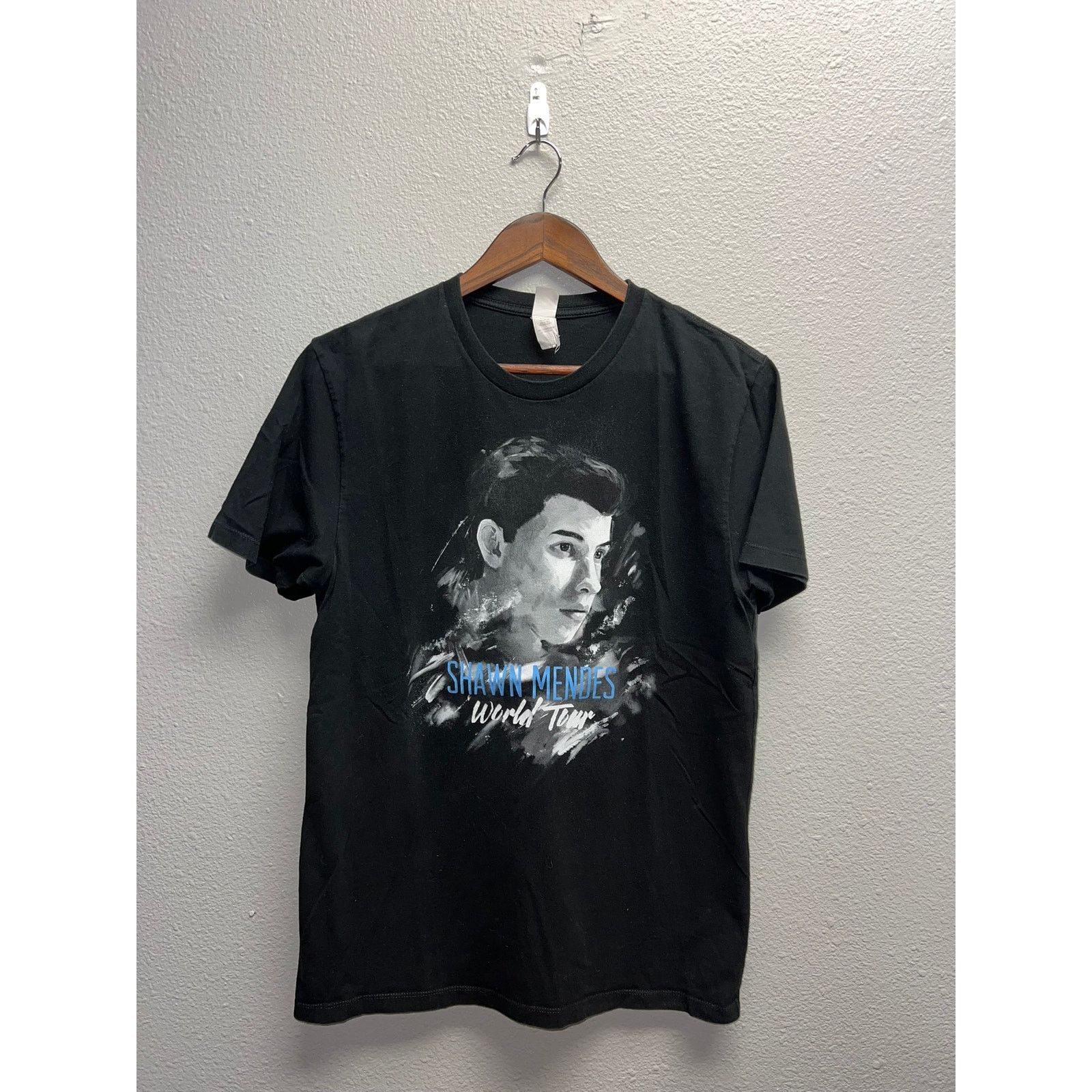 Band Tees Shawn Mendes Shirt World Tour Concert Musician Tee M Medium Size US M / EU 48-50 / 2 - 1 Thumbnail