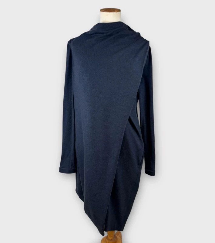 Loro Piana LORO PIANA She is wearing a cashmere dress Size M / US 6-8 / IT 42-44 - 1 Thumbnail