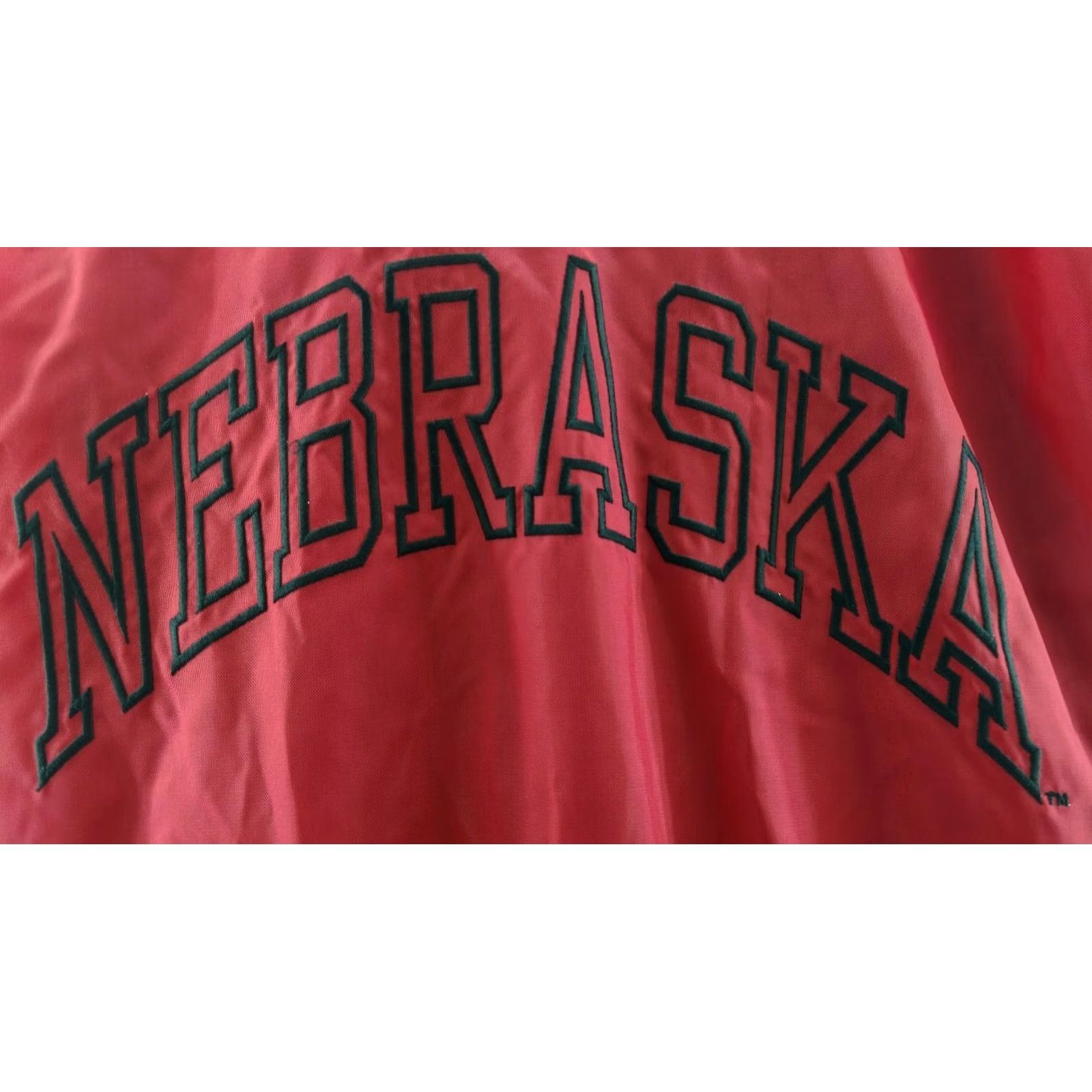 Starter Huskers Starter Windbreaker Jacket Large Red Men Travel Pullover Jacket Nebraska University of Nebraska Lincoln Windbreaker Size US L / EU 52-54 / 3 - 7 Thumbnail