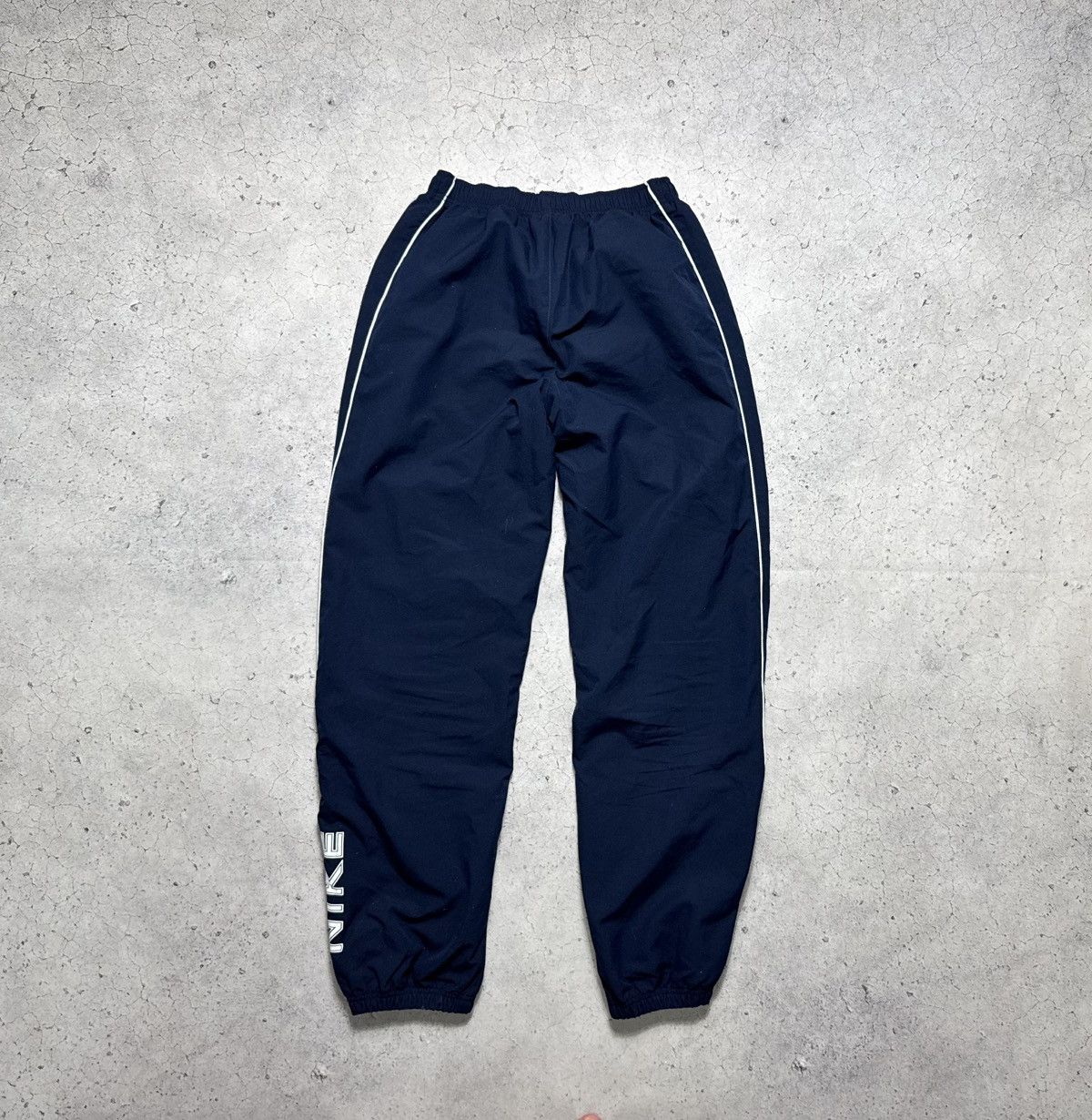 Nike Nike Vintage Nylon Track Pants Big Logo Swoosh Y2K Baggy Size US 32 / EU 48 - 2 Thumbnail