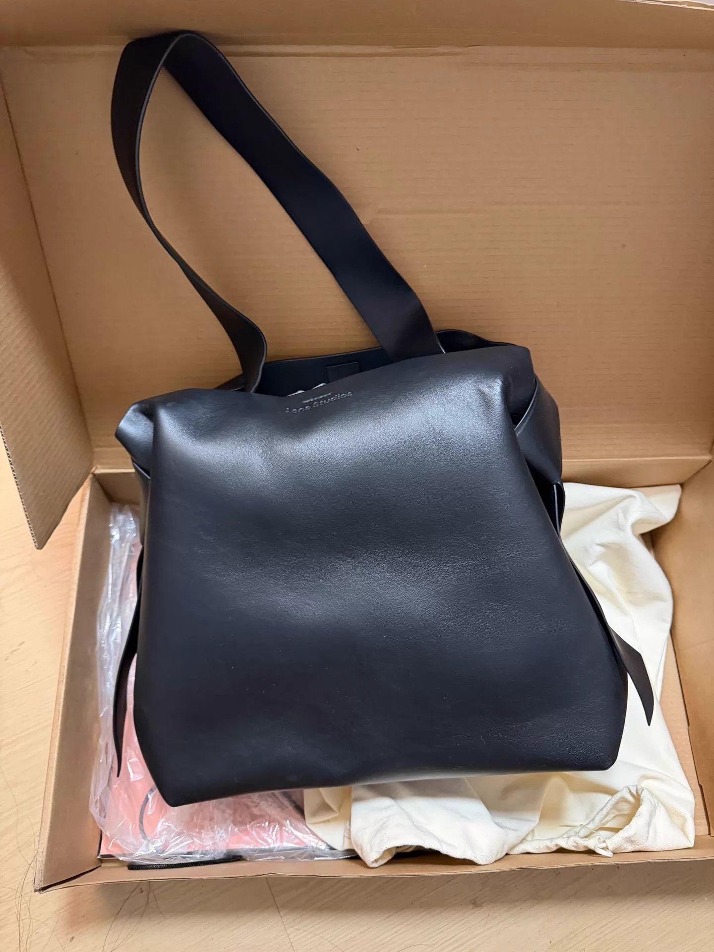 Acne Studios Acne Studios Musubi Large Black 100% Italian Leather Tote Size ONE SIZE - 1 Thumbnail