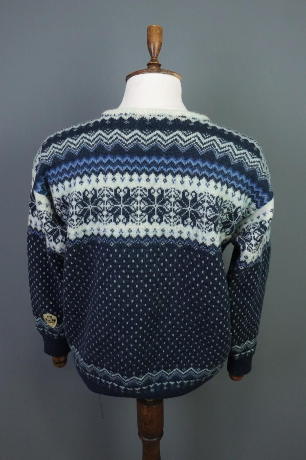 Dale Of Norway Wind-Fjord Blue Fair Isle Snowflake Wool Sweater Size M/L Size US M / EU 48-50 / 2 - 9 Thumbnail